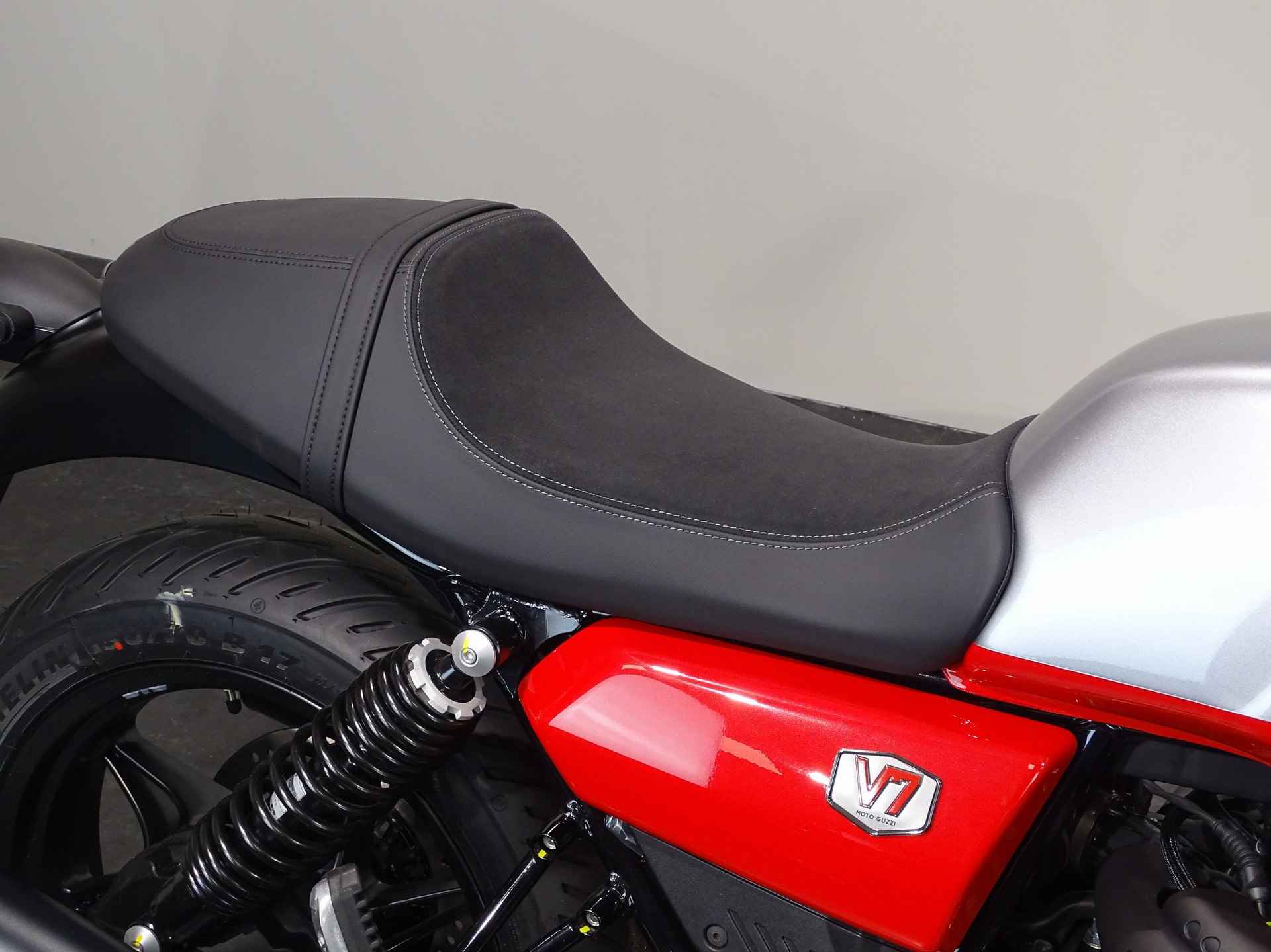 Moto Guzzi V 7 STONE CORSA - 6/12