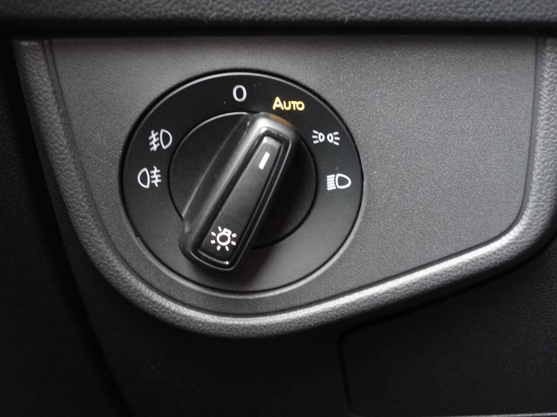 Volkswagen Taigo 1.0 TSI R-Line | Panorama-dak | Camera | Keyless | Stoelverwarming | Navigatie | - 17/32