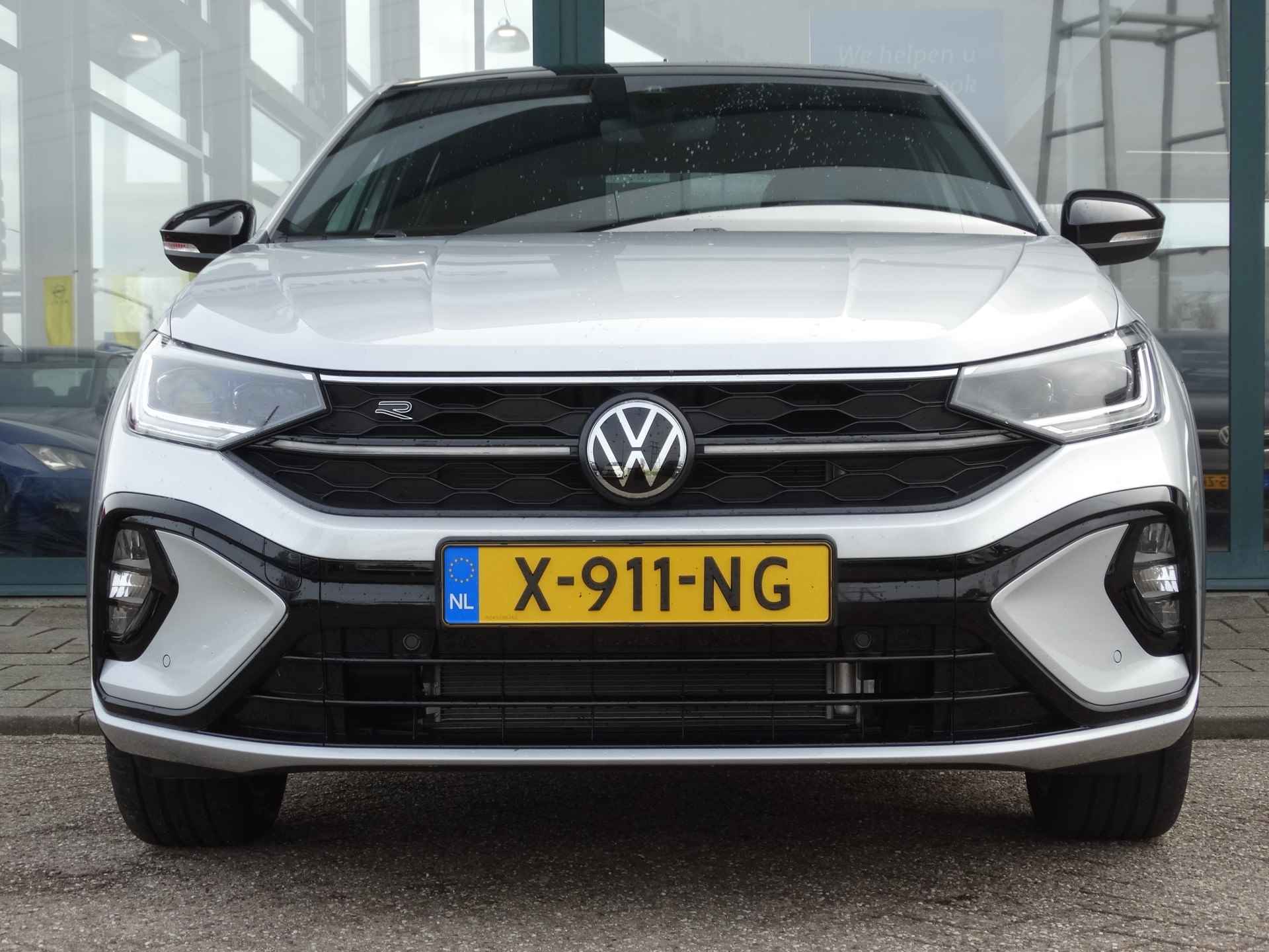 Volkswagen Taigo 1.0 TSI R-Line | Panorama-dak | Camera | Keyless | Stoelverwarming | Navigatie | - 9/32