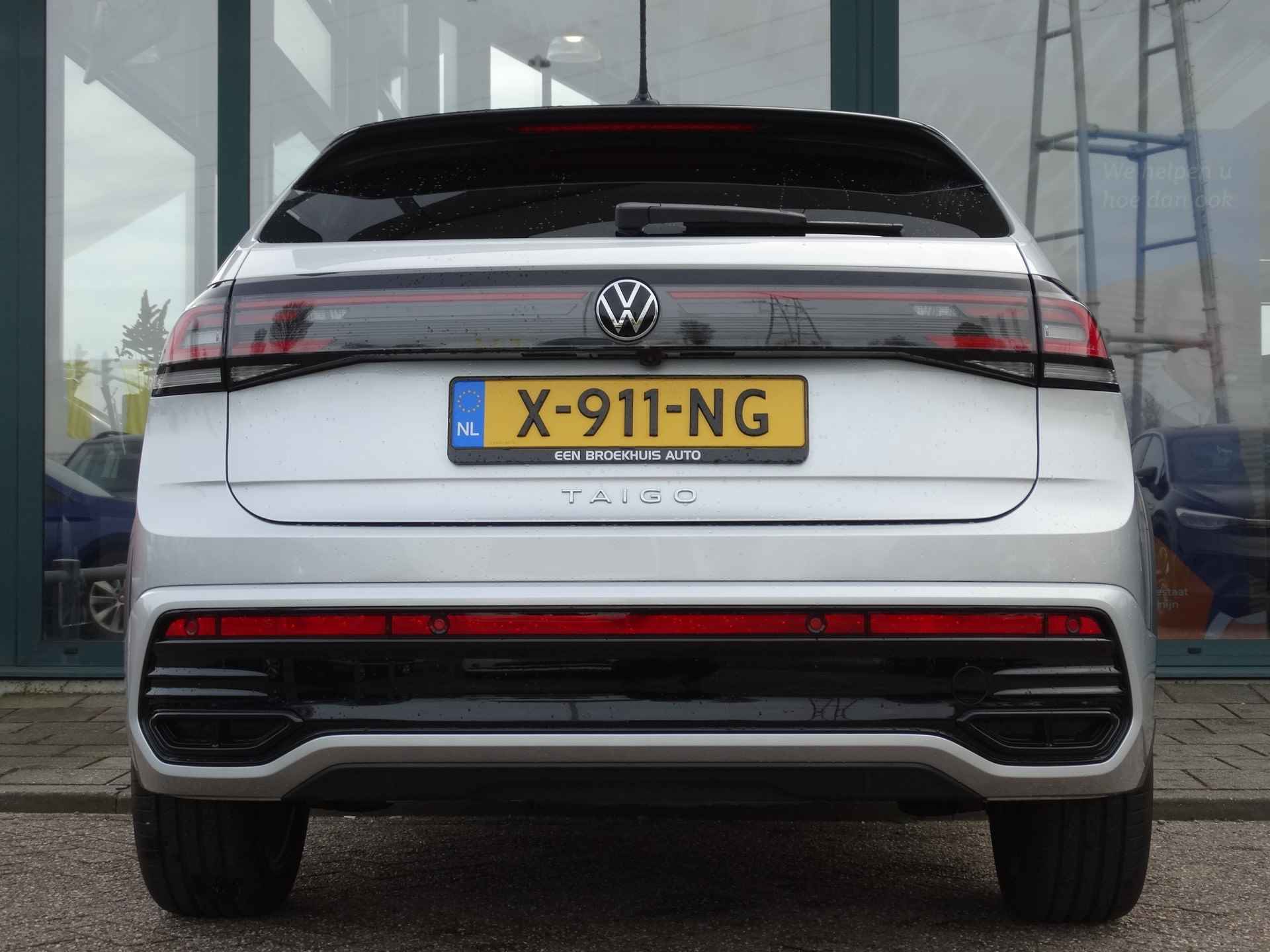 Volkswagen Taigo 1.0 TSI R-Line | Panorama-dak | Camera | Keyless | Stoelverwarming | Navigatie | - 10/32
