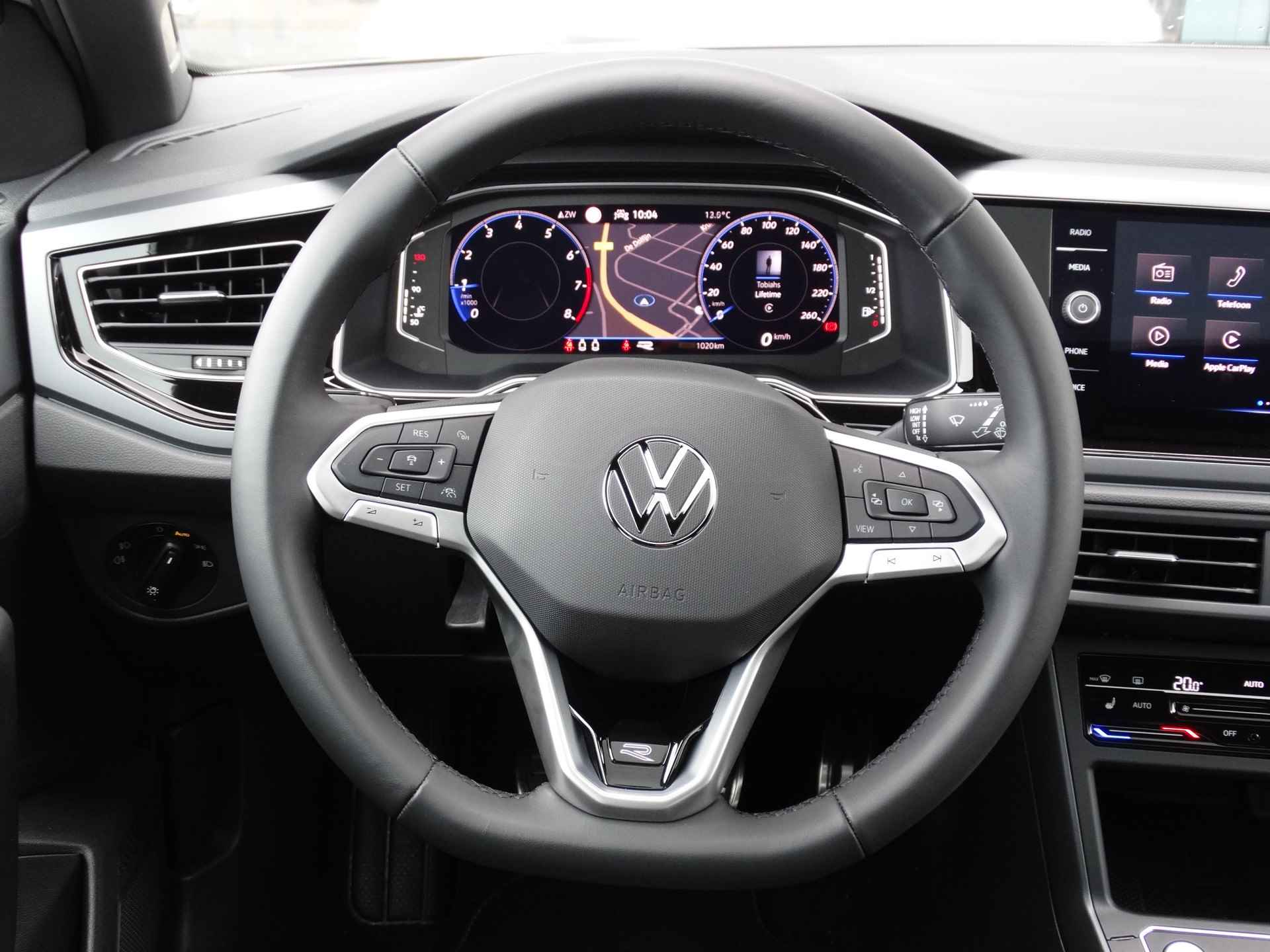 Volkswagen Taigo 1.0 TSI R-Line | Panorama-dak | Camera | Keyless | Stoelverwarming | Navigatie | - 18/32