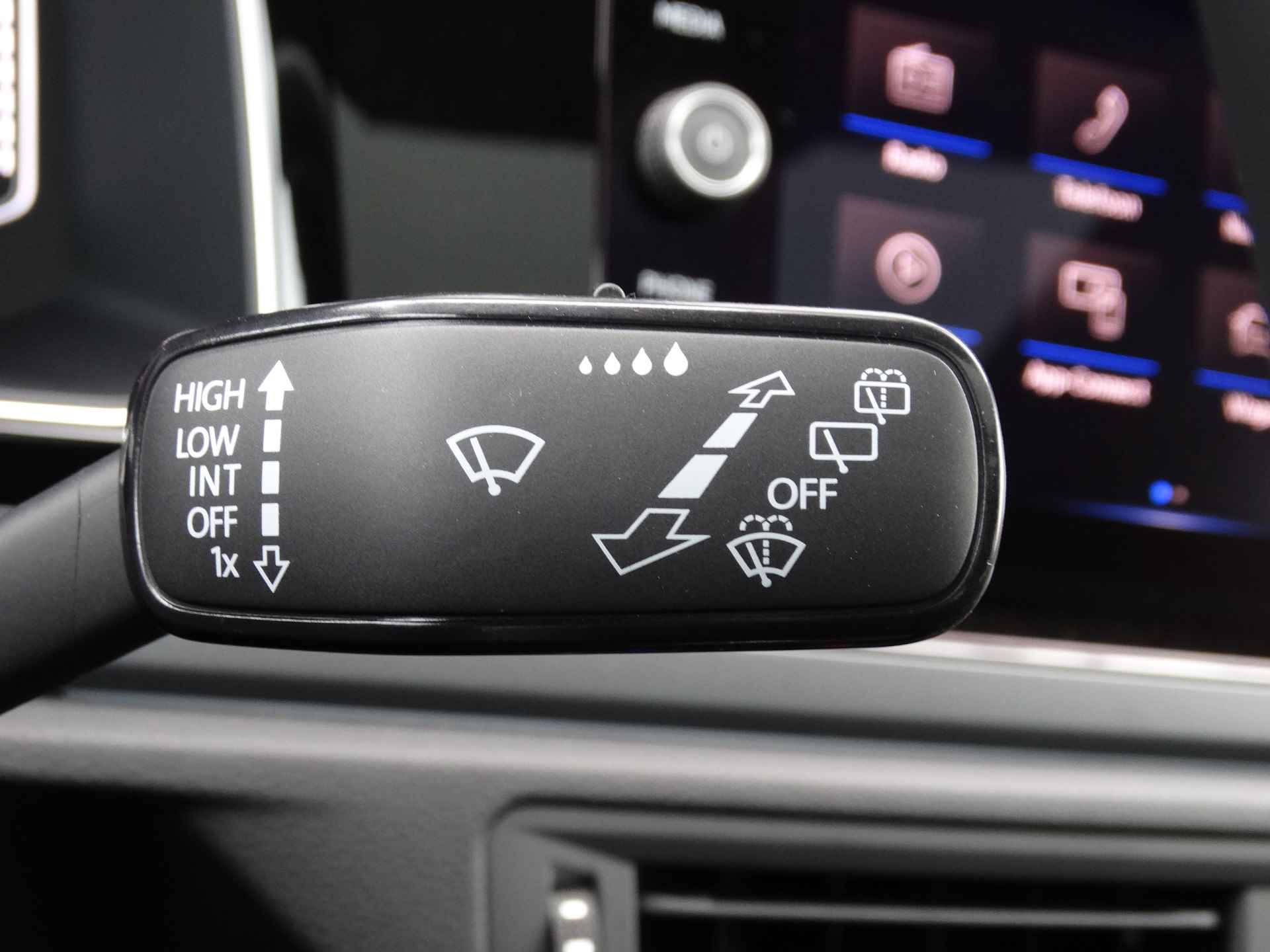 Volkswagen Taigo 1.0 TSI R-Line | Panorama-dak | Camera | Keyless | Stoelverwarming | Navigatie | - 23/32