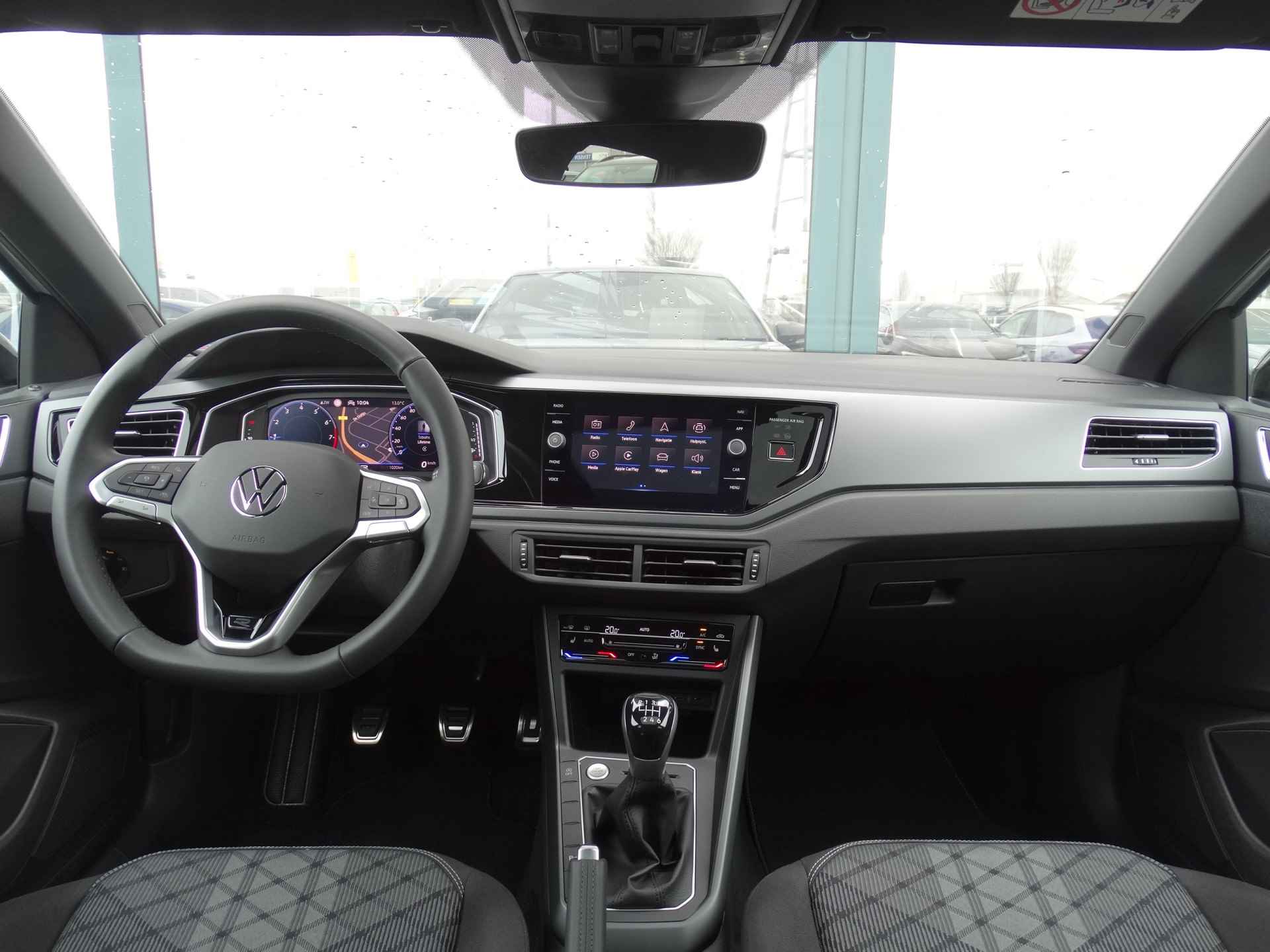 Volkswagen Taigo 1.0 TSI R-Line | Panorama-dak | Camera | Keyless | Stoelverwarming | Navigatie | - 32/32