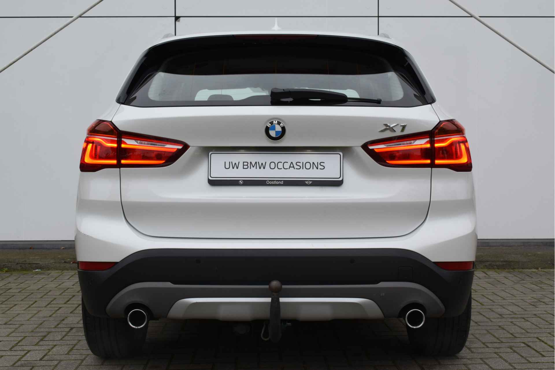 BMW X1 xDrive20i High Executive xLine Automaat / Panoramadak / Trekhaak / LED / Head-Up / Park Assistant / Stoelverwarming - 9/28