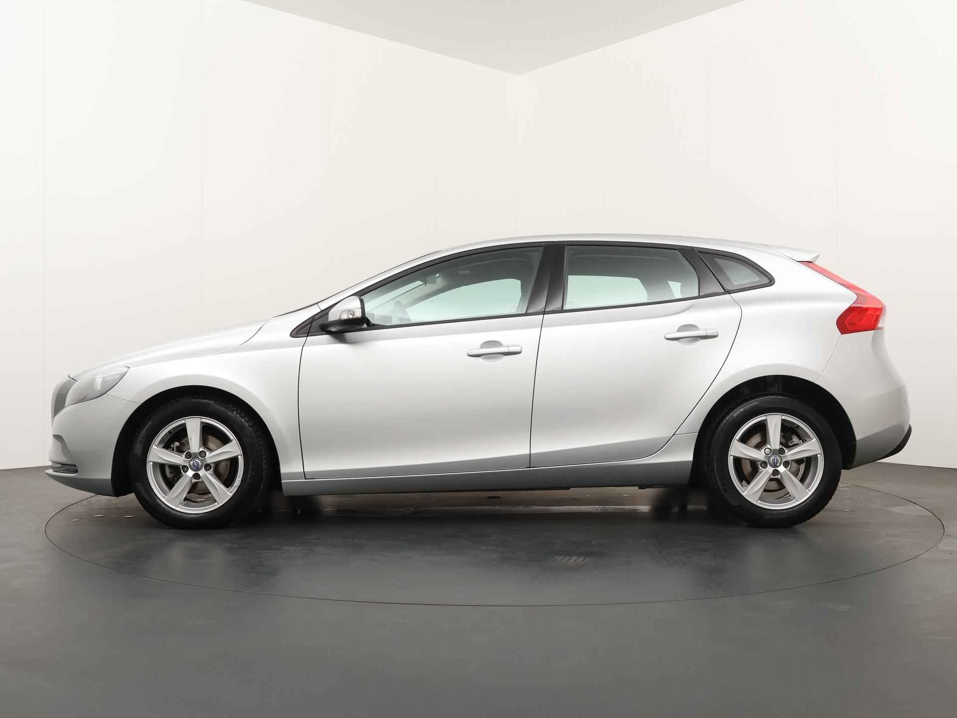 Volvo V40 2.0 D2 Nordic+ | Airco | Cruise Control | Diesel | - 3/21