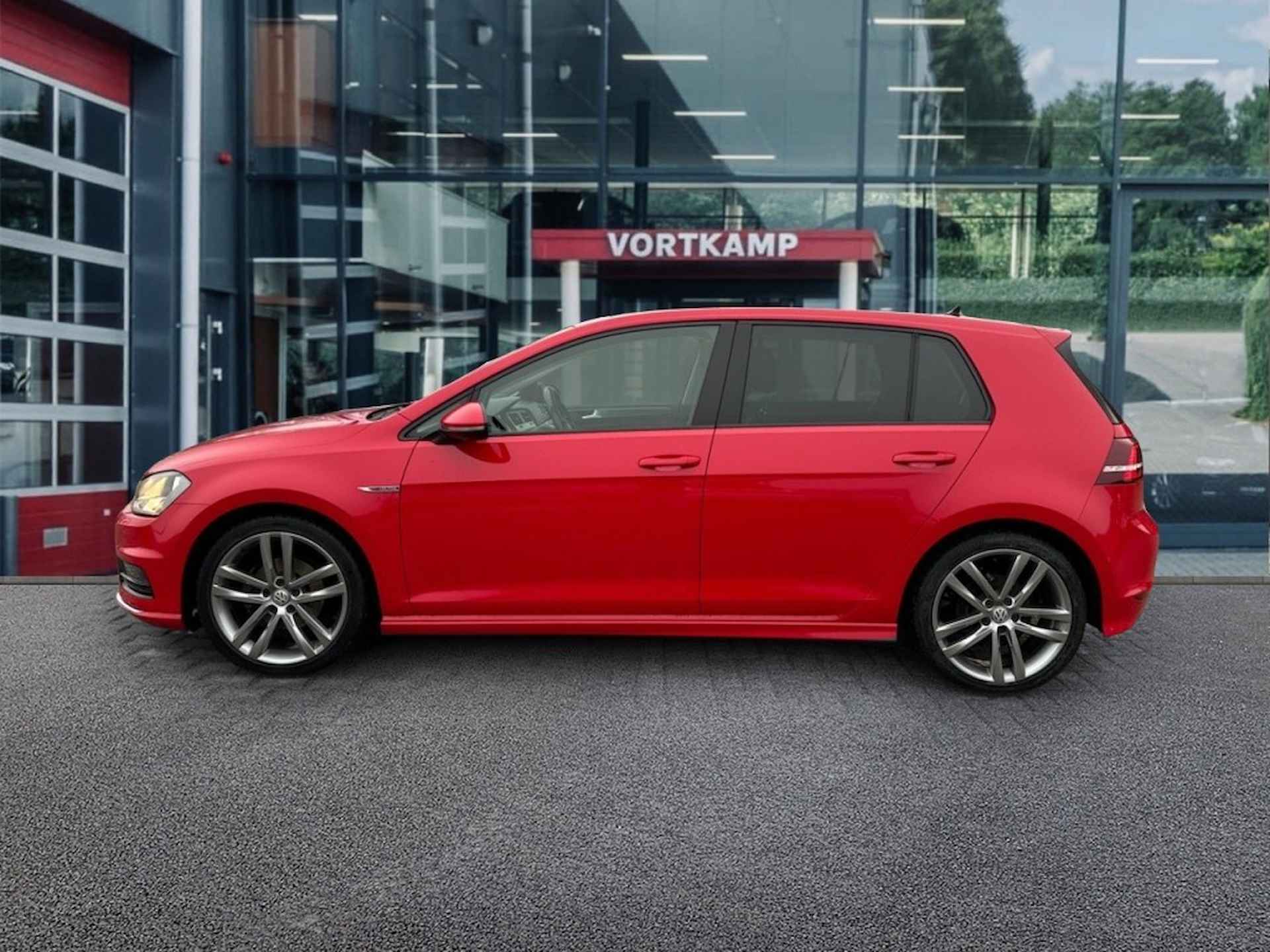 VOLKSWAGEN Golf 1.2 TSI R-LINE PANO-DAK/CRUISE/PDC/STOELVERW/NAVI - 8/23