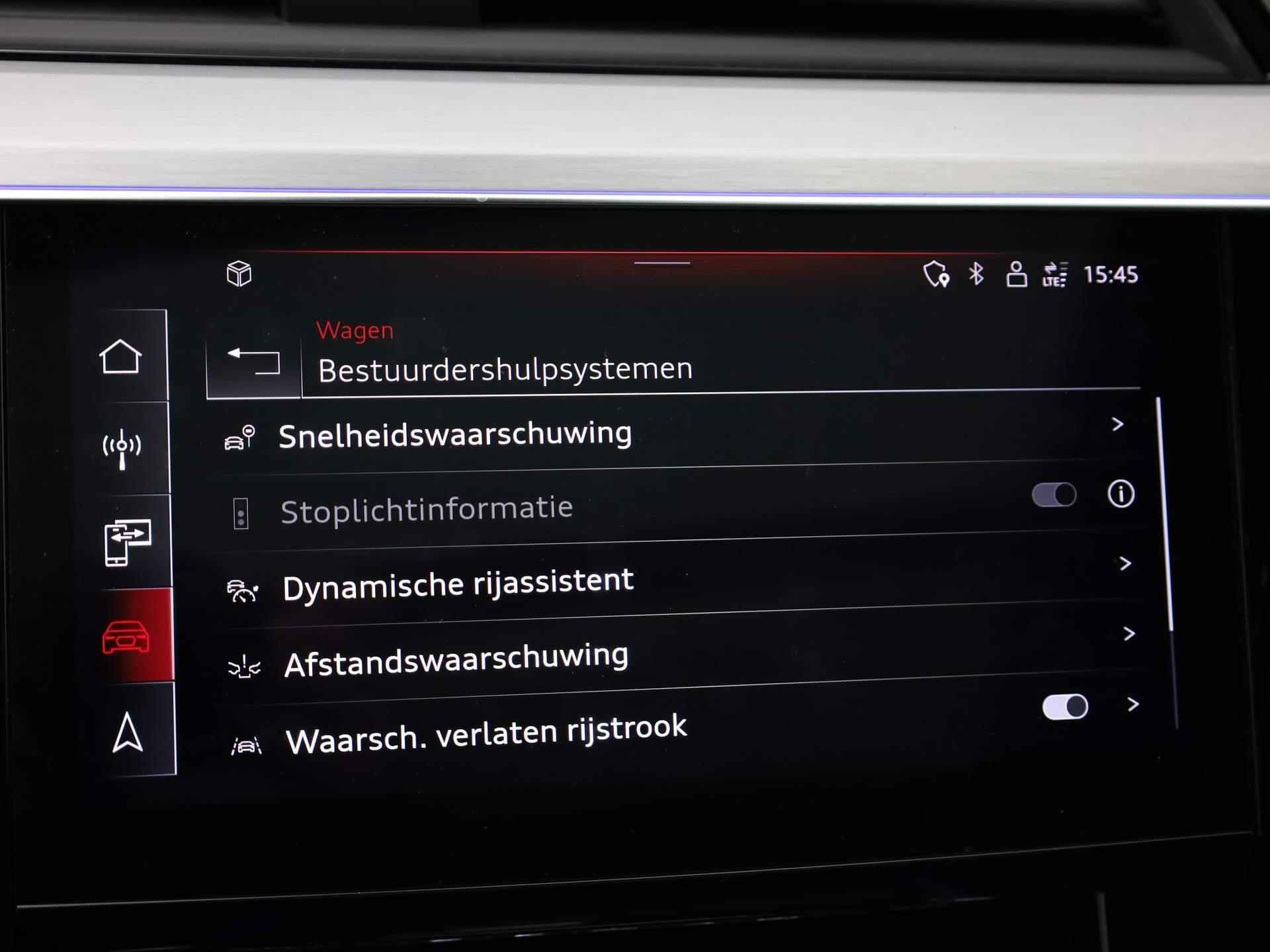 Audi Q8 e-tron 55 quattro S Edition 115 kWh/408PK · Panoramadak · Velgen 22" · Achteruitrijcamera · - 36/40