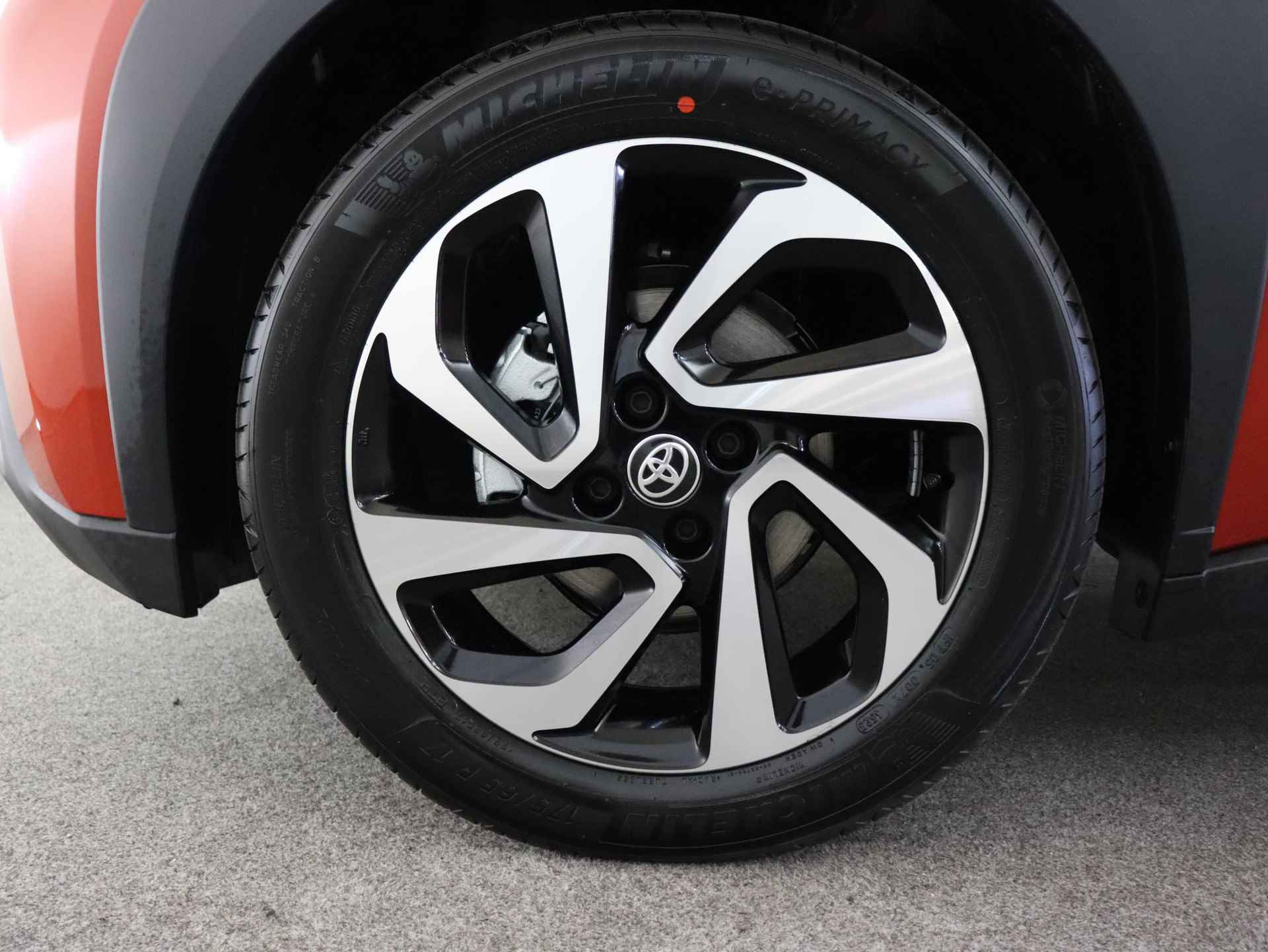 Toyota Aygo X 1.0 VVT-i MT envy  Limited | Stoelverwarming | Smartkey | Draadloos laden | Snel leverbaar| - 3/37