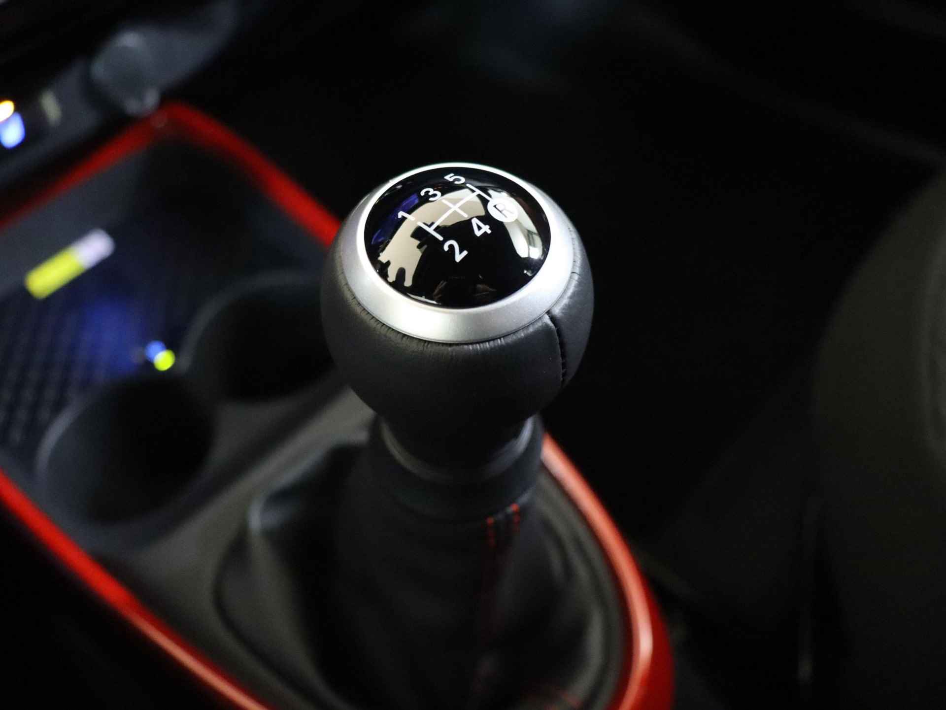 Toyota Aygo X 1.0 VVT-i MT envy  Limited | Stoelverwarming | Smartkey | Draadloos laden | Snel leverbaar| - 20/37