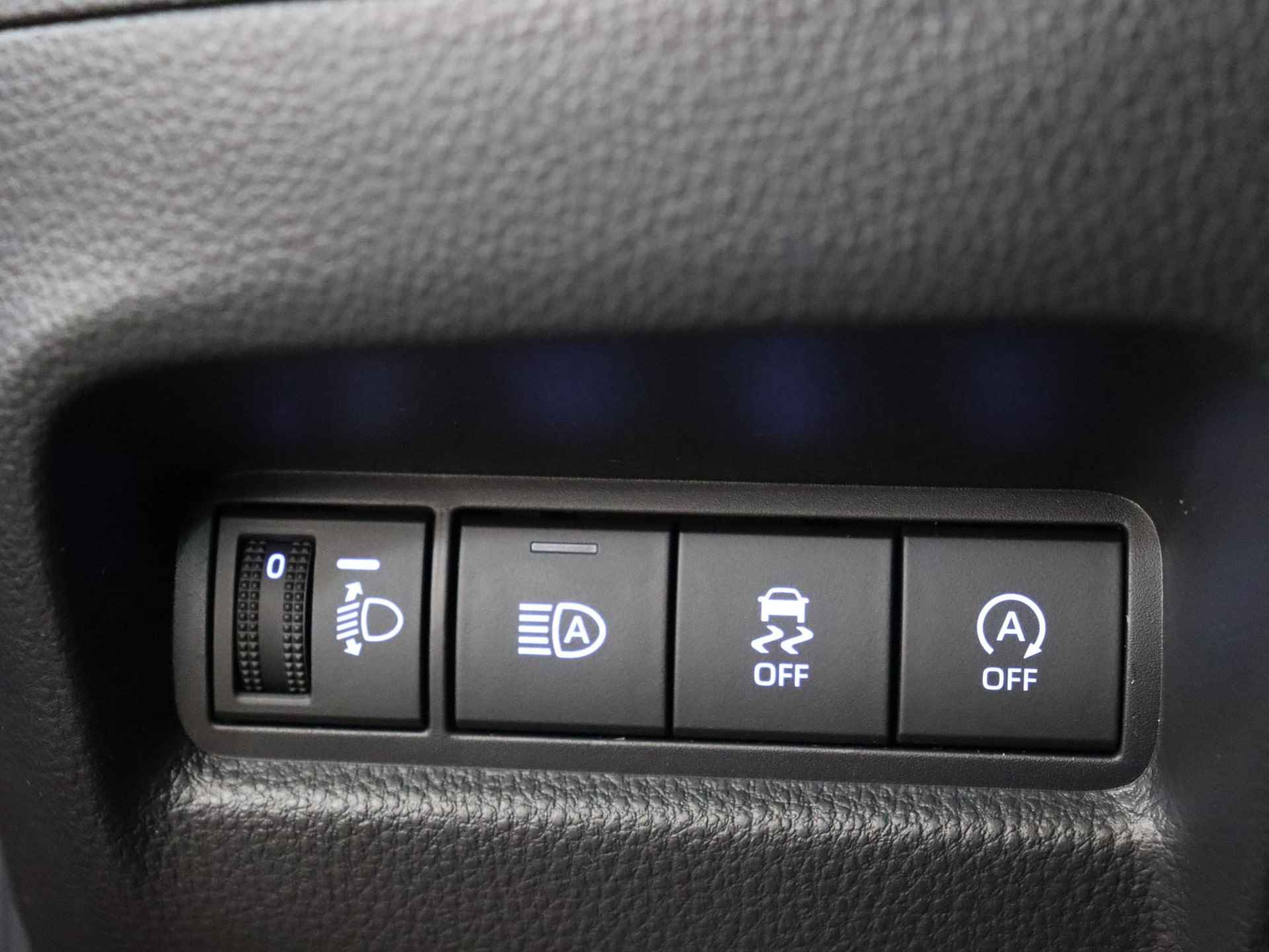 Toyota Aygo X 1.0 VVT-i MT envy  Limited | Stoelverwarming | Smartkey | Draadloos laden | Snel leverbaar| - 28/37