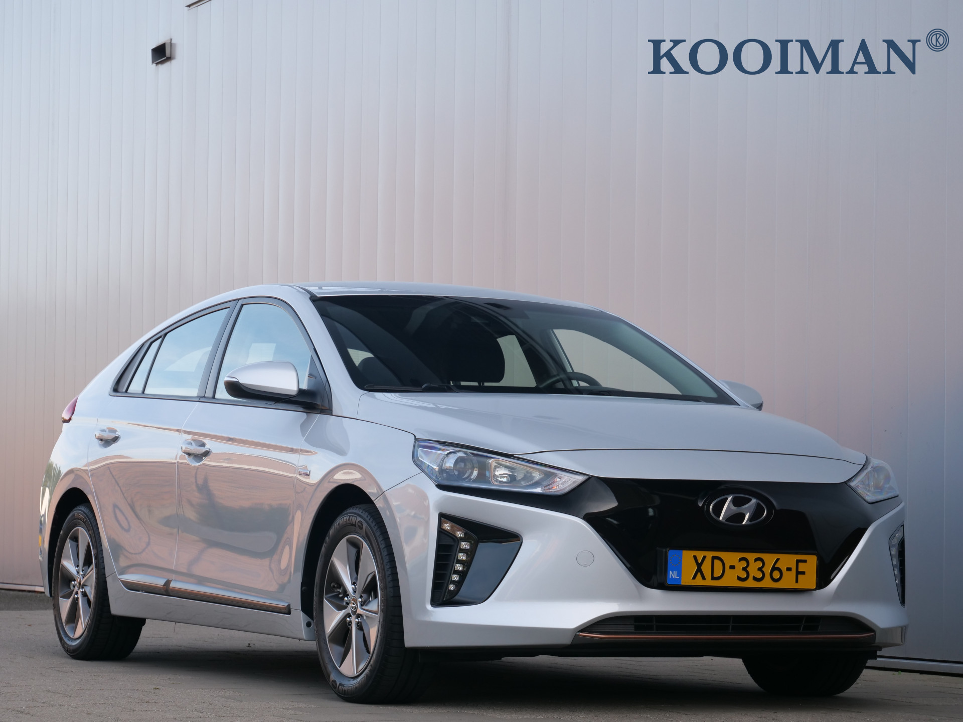 Hyundai IONIQ Comfort EV 120pk AUTOMAAT Subsidie €2000 / Navigatie / Camera / Climate bij viaBOVAG.nl