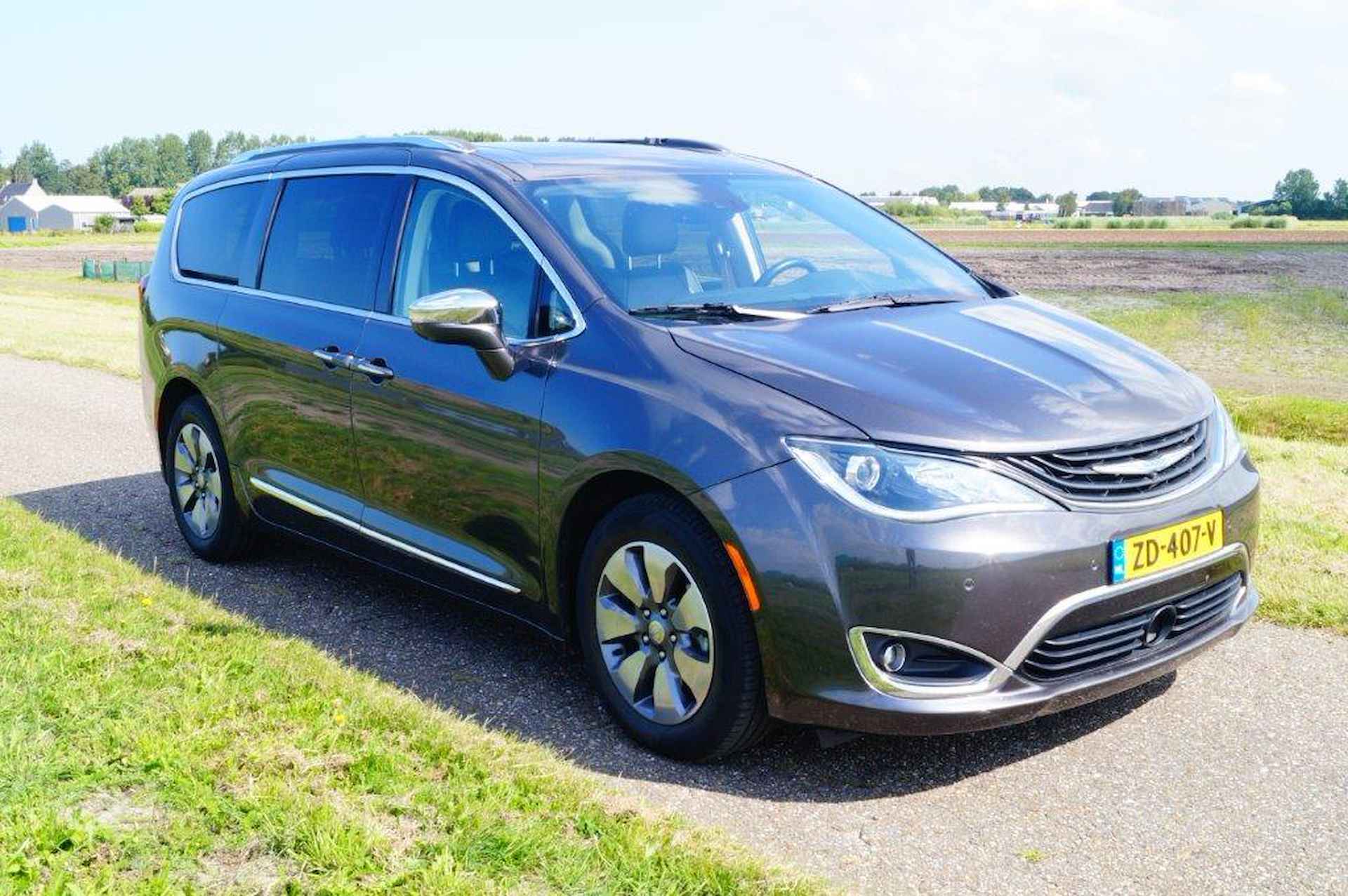 Chrysler PACIFICA HYBRID LTD. Pano Navi - 37/69