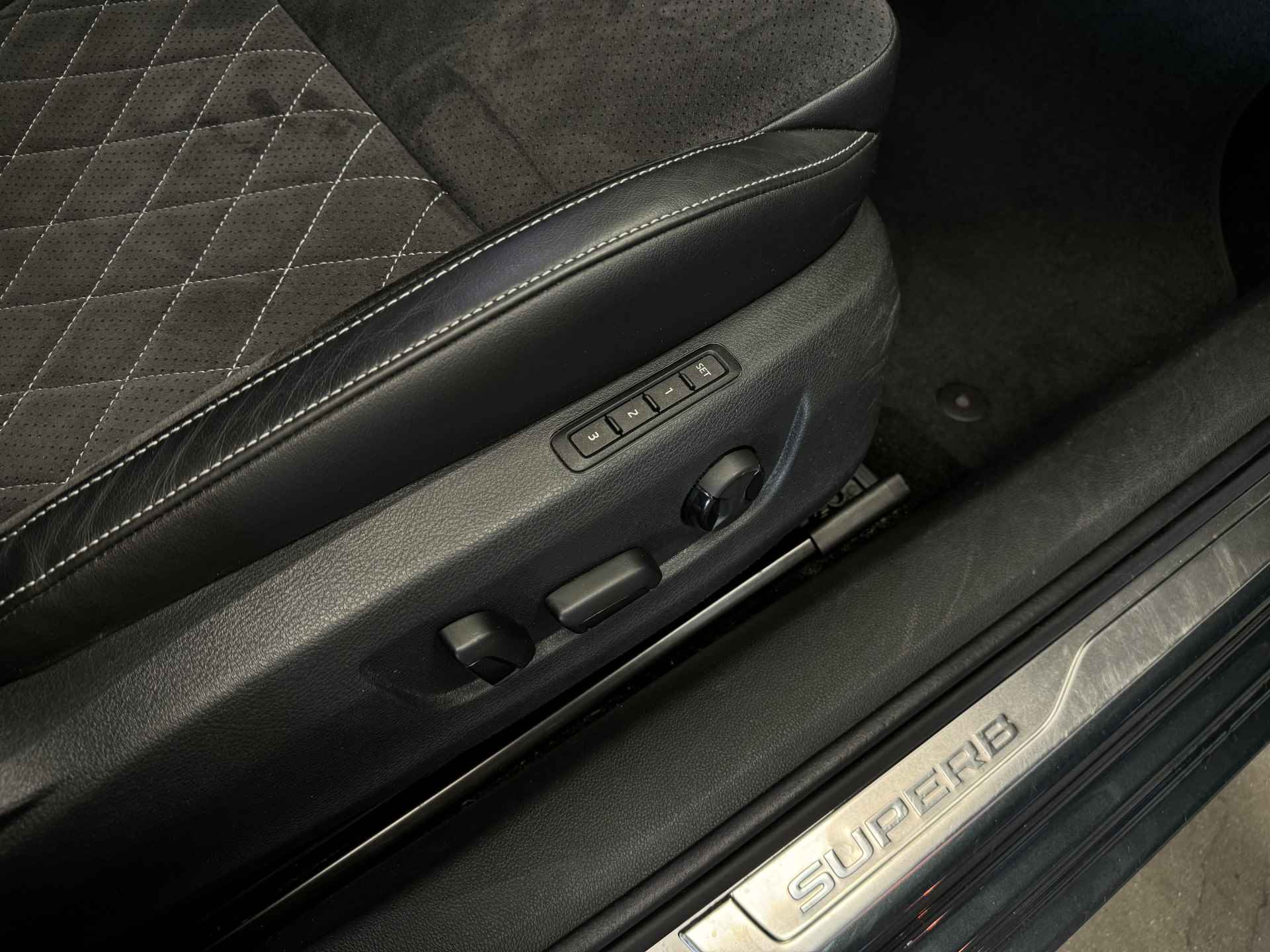 Škoda Superb Combi 1.4 TSI iV Sportline MemoryStoelen/Stoelverwarming/ElekAchterklep - 15/38