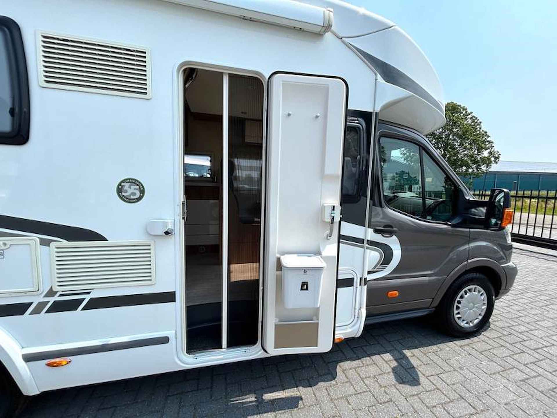 Chausson Flash 718 EB Queensbed/2015/hefbed - 8/25