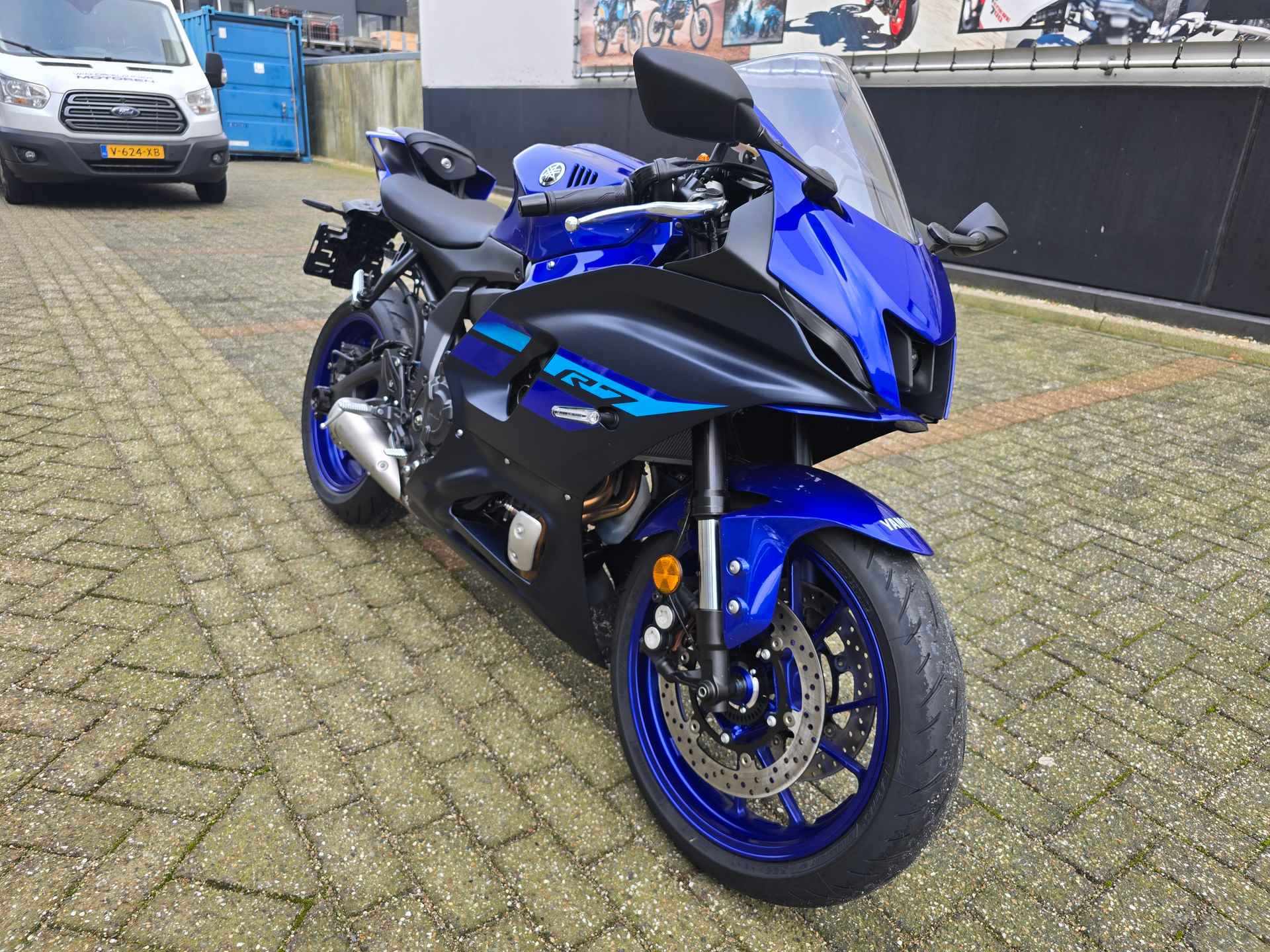 Yamaha YZF R7 - 2/21