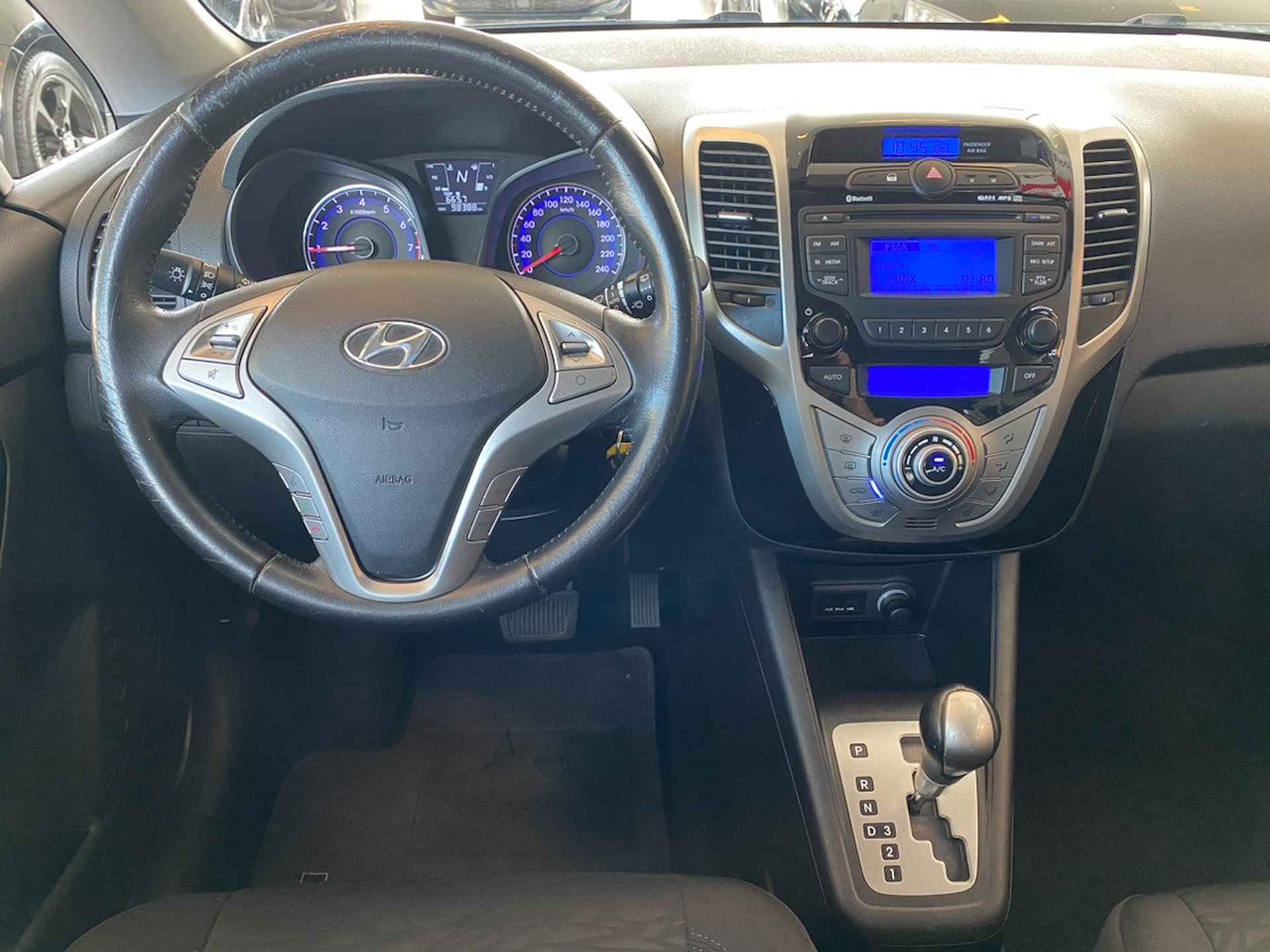 Hyundai ix20 1.6i i-Vision,Automaat,Climatecontrol,Stoelverwarming,Trekhaak,Achteruitrijsensoren ,Bluetooth met Spraakbediening,Aux Ipod Usb - 13/28