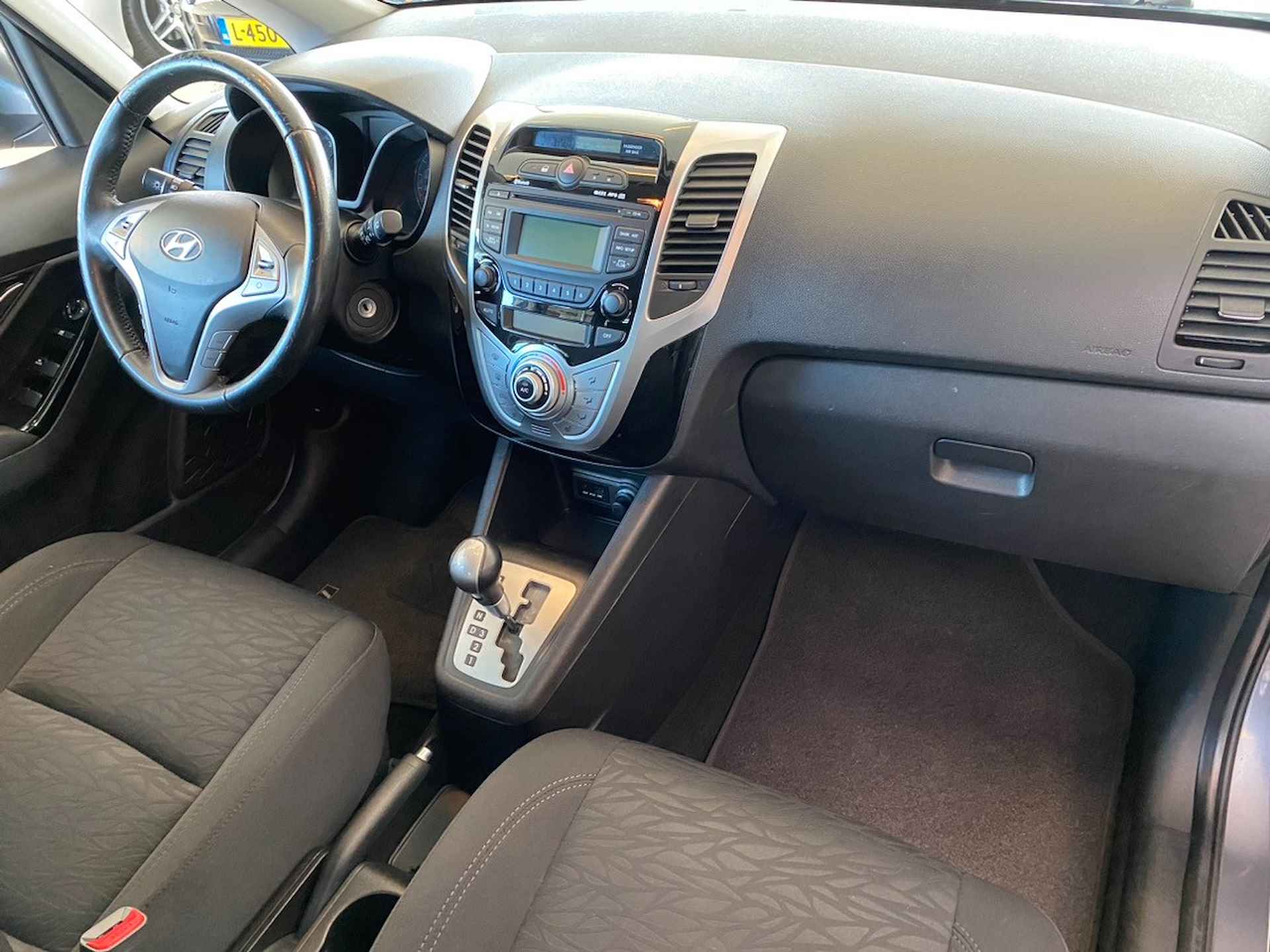 Hyundai ix20 1.6i i-Vision,Automaat,Climatecontrol,Stoelverwarming,Trekhaak,Achteruitrijsensoren ,Bluetooth met Spraakbediening,Aux Ipod Usb - 16/28