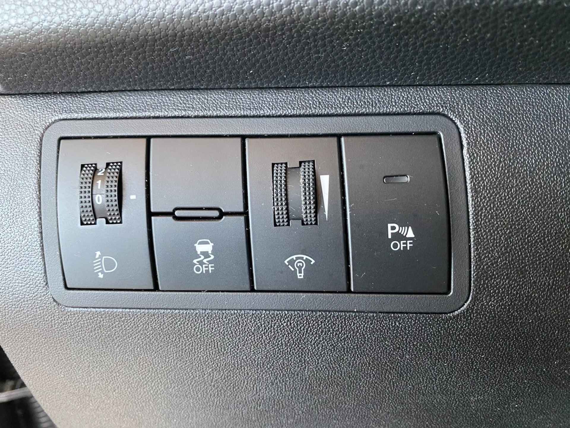 Hyundai ix20 1.6i i-Vision,Automaat,Climatecontrol,Stoelverwarming,Trekhaak,Achteruitrijsensoren ,Bluetooth met Spraakbediening,Aux Ipod Usb - 27/28