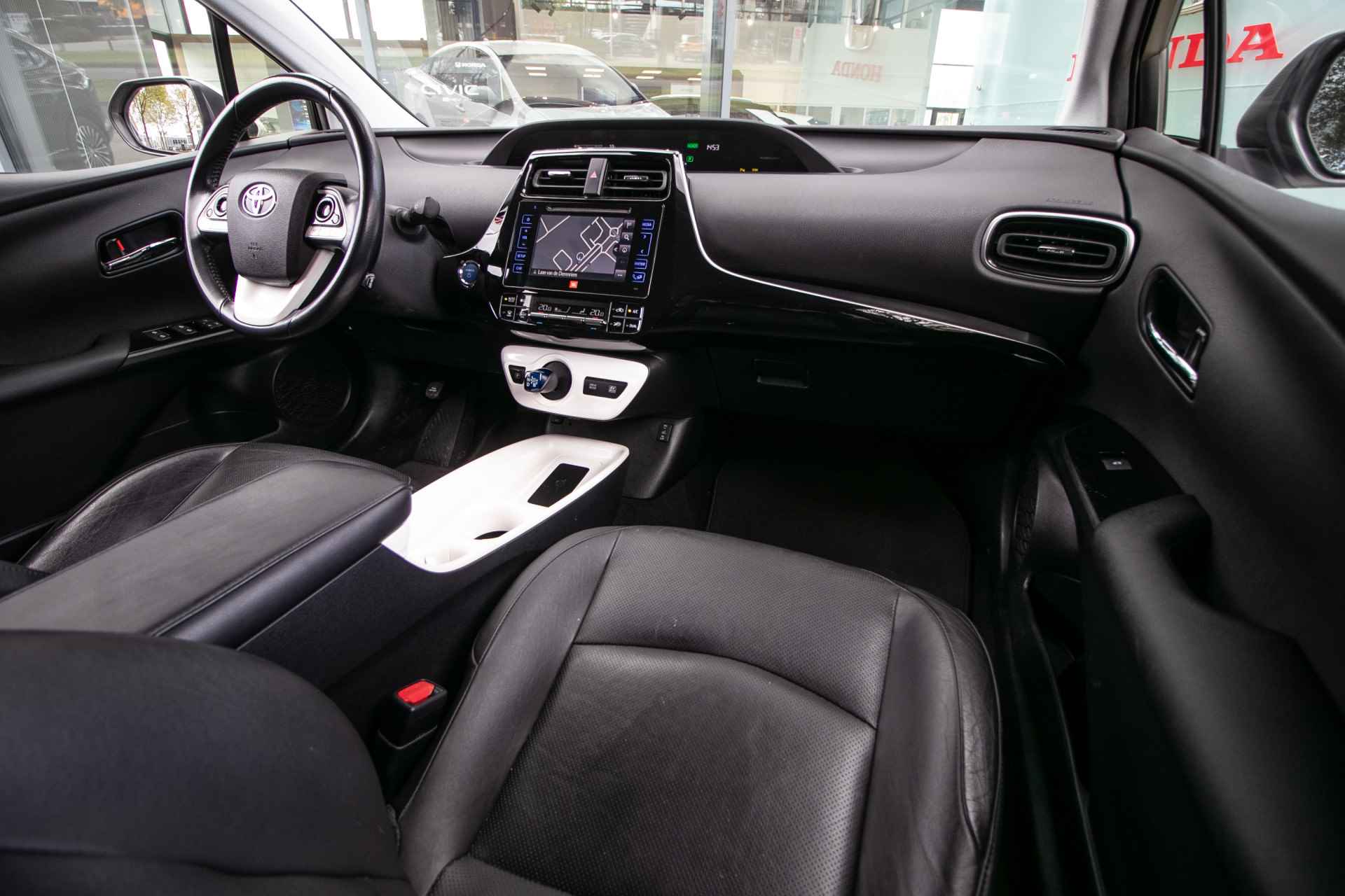 Toyota Prius 1.8 Executive Automaat - All in rijklaarprijs | Afn. Trekhaak | Leder | Navi - 4/45