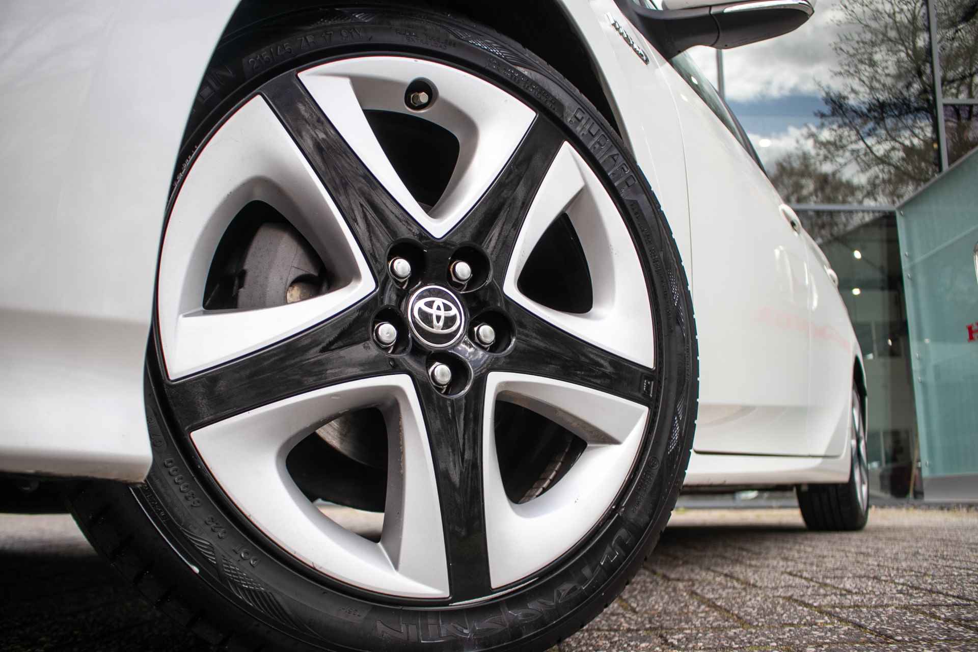 Toyota Prius 1.8 Executive Automaat - All in rijklaarprijs | Afn. Trekhaak | Leder | Navi - 13/45