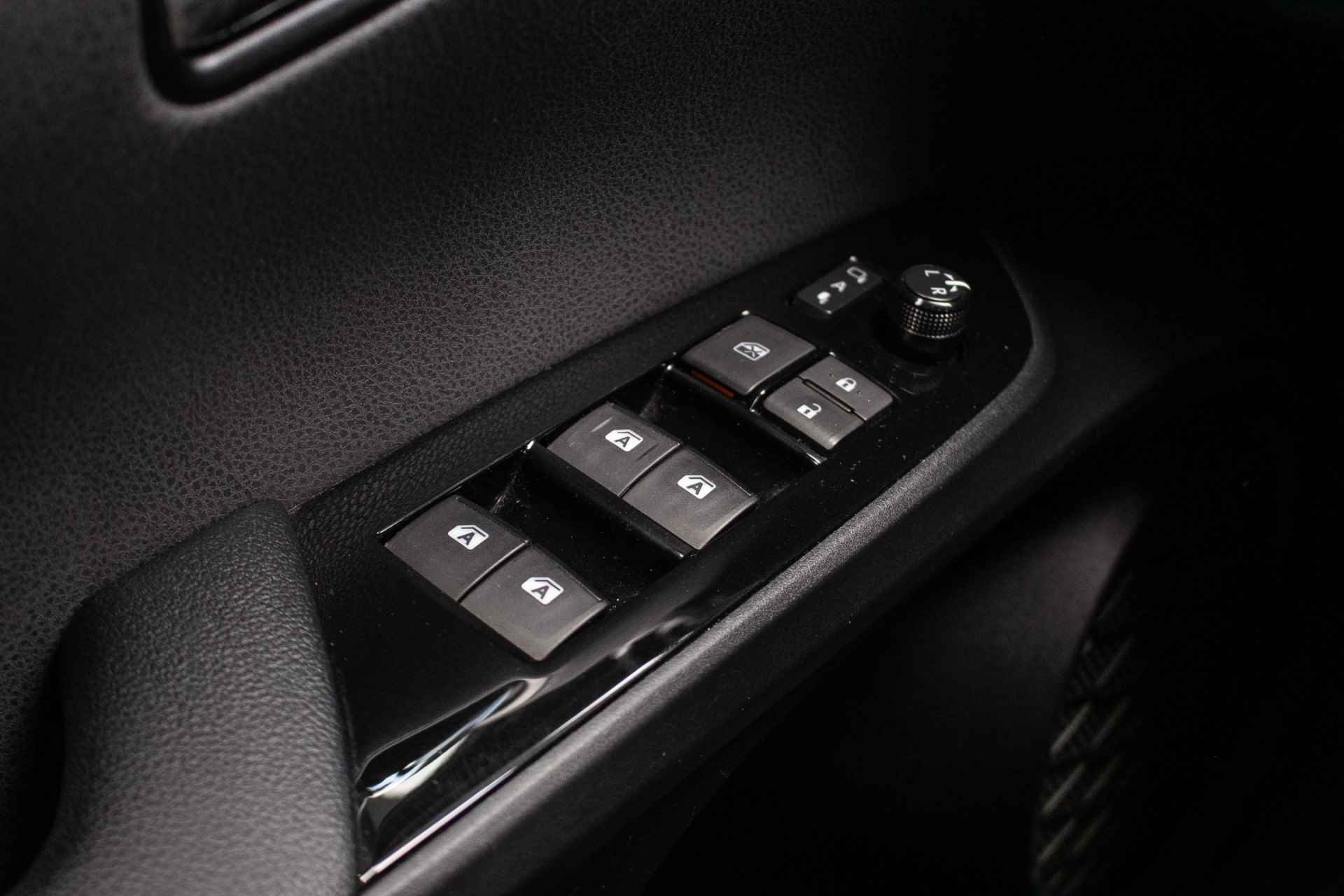 Toyota Prius 1.8 Executive Automaat - All in rijklaarprijs | Afn. Trekhaak | Leder | Navi - 40/45