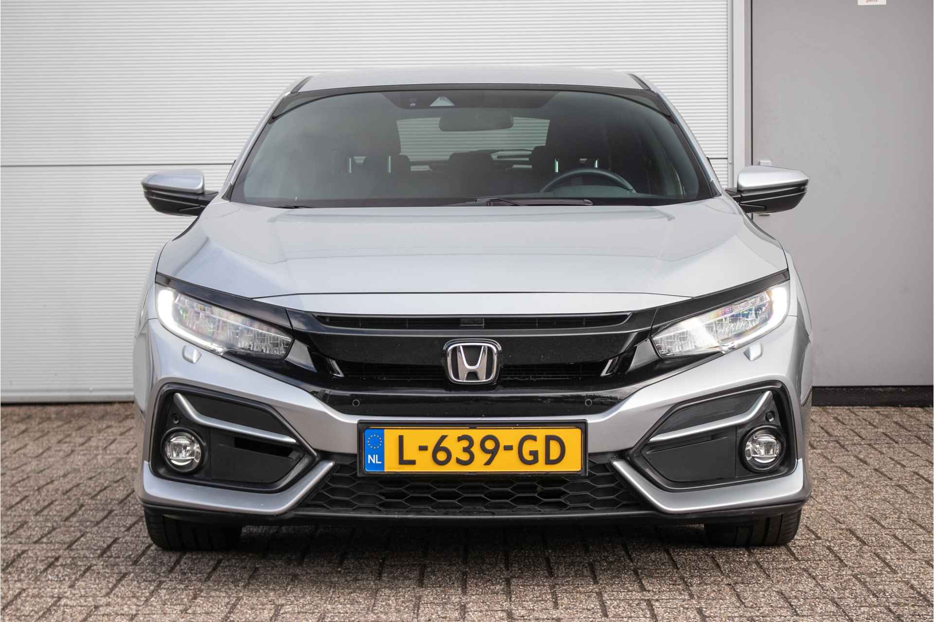 Honda Civic 1.0 i-VTEC Elegance automaat All-in rijklaarprijs | Nav | Ad. Cruise | Cam | Dealerond. | 1ste eigenaar - 8/37