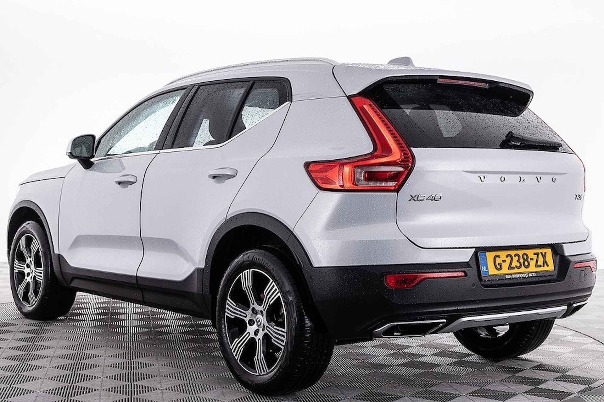 Volvo XC40 1.5 T3 Inscription | LEDER | PANORAMADAK | EL. STOELEN ✅ 1e Eigenaar . - 2/29