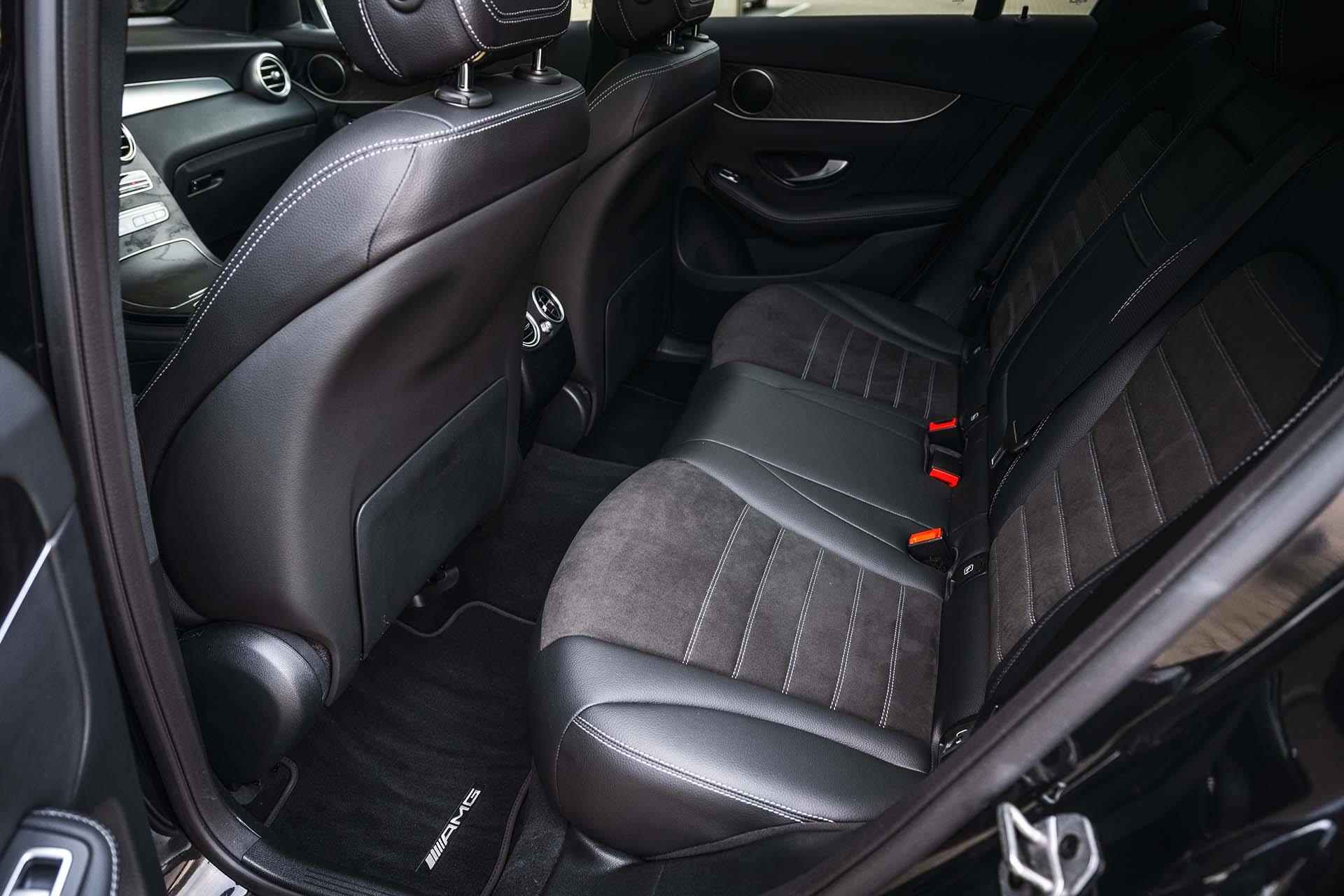 Mercedes-Benz GLC-klasse 300e 4MATIC Premium AMG | Trekhaak | Panoramadak | Digitaal dashboard | Multibeam Led | Dodehoekassistent | Elektr. achterklep | achteruitrijcamera | Sfeerverlichting | - 13/37