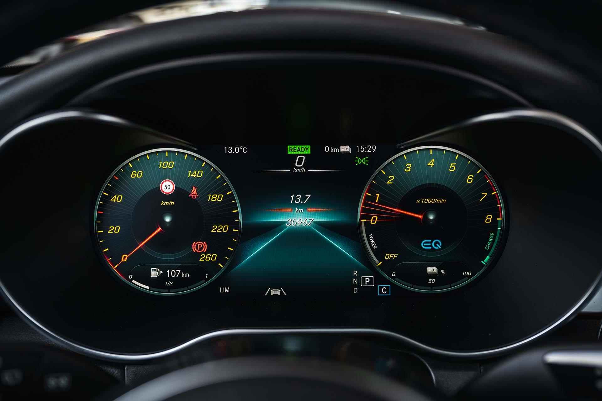 Mercedes-Benz GLC-klasse 300e 4MATIC Premium AMG | Trekhaak | Panoramadak | Digitaal dashboard | Multibeam Led | Dodehoekassistent | Elektr. achterklep | achteruitrijcamera | Sfeerverlichting | - 22/37