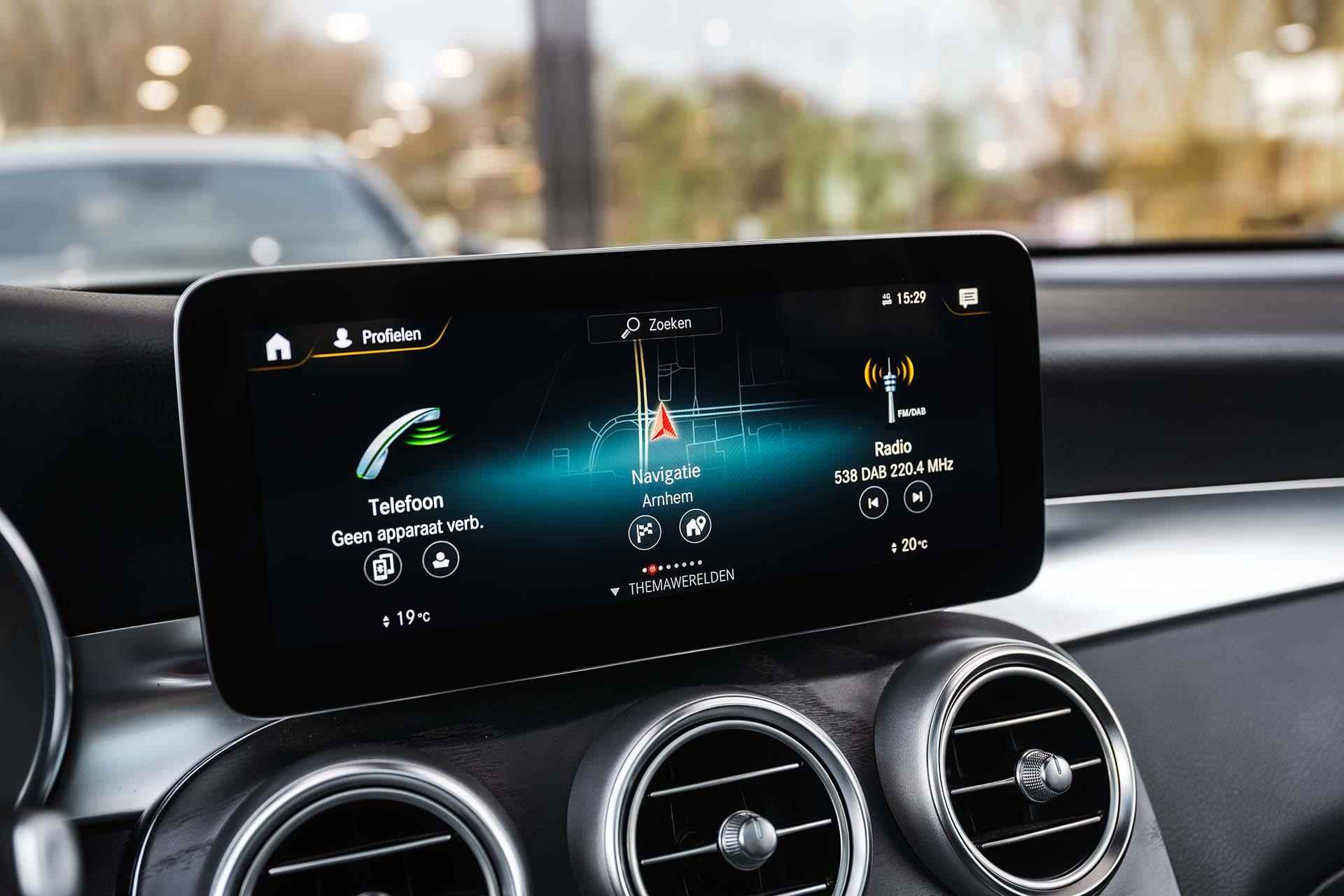 Mercedes-Benz GLC-klasse 300e 4MATIC Premium AMG | Trekhaak | Panoramadak | Digitaal dashboard | Multibeam Led | Dodehoekassistent | Elektr. achterklep | achteruitrijcamera | Sfeerverlichting | - 23/37