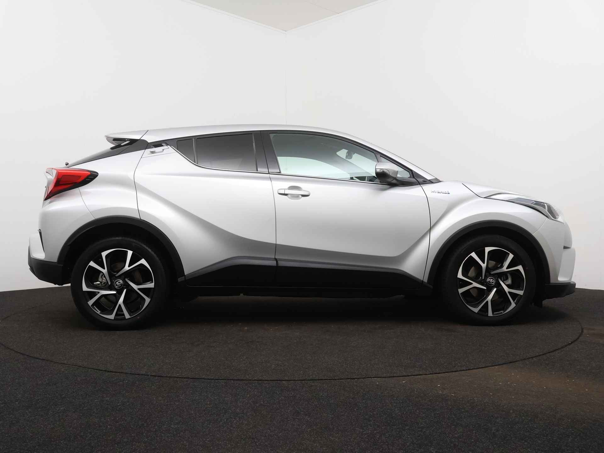 Toyota C-HR 1.8 Hybrid Dynamic Limited | Navigatie | Verwarmde voorstoelen | - 16/43