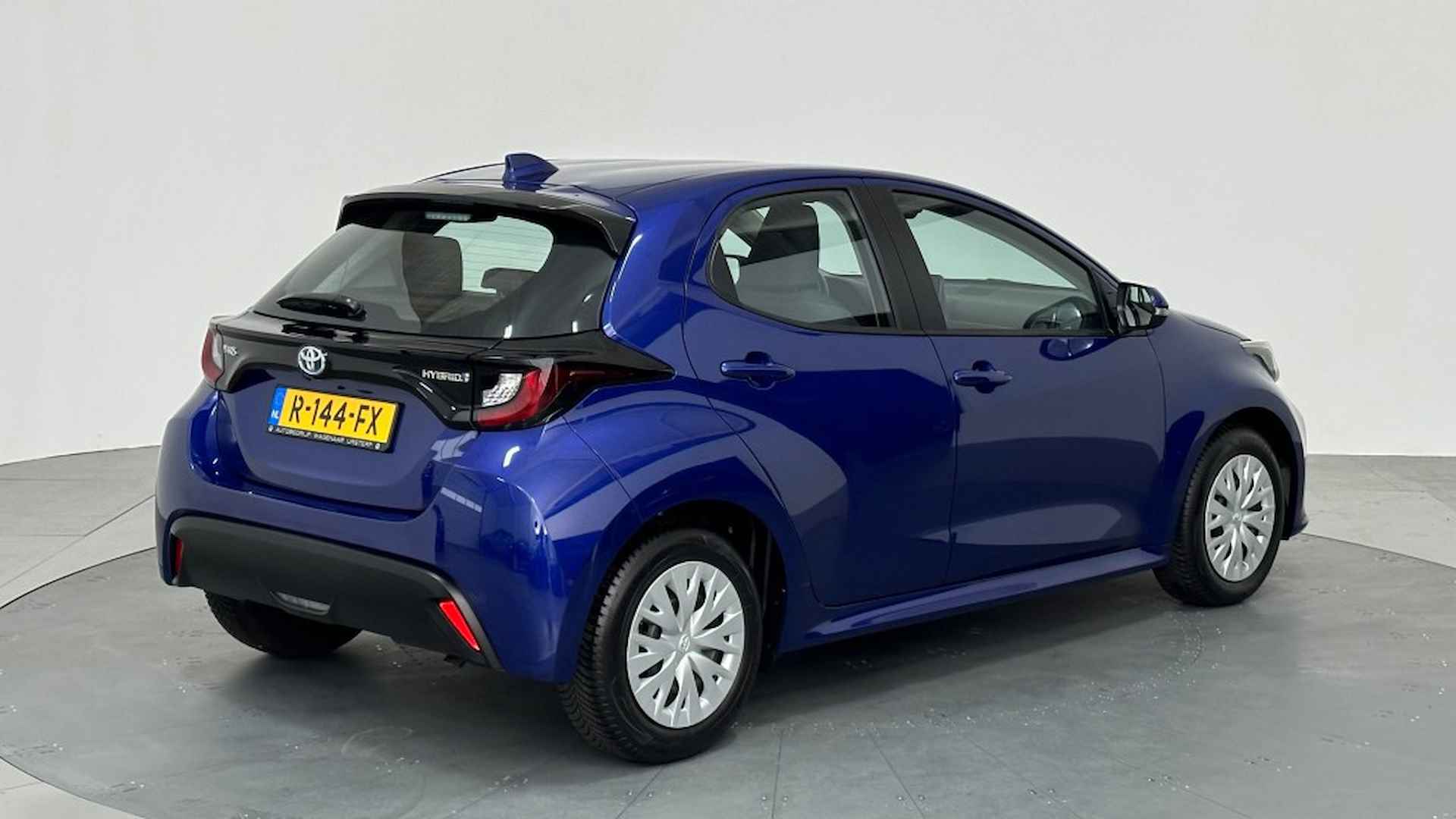 TOYOTA Yaris 1.5 HYBRID ACTIVE CAMERA NAVI - 3/45