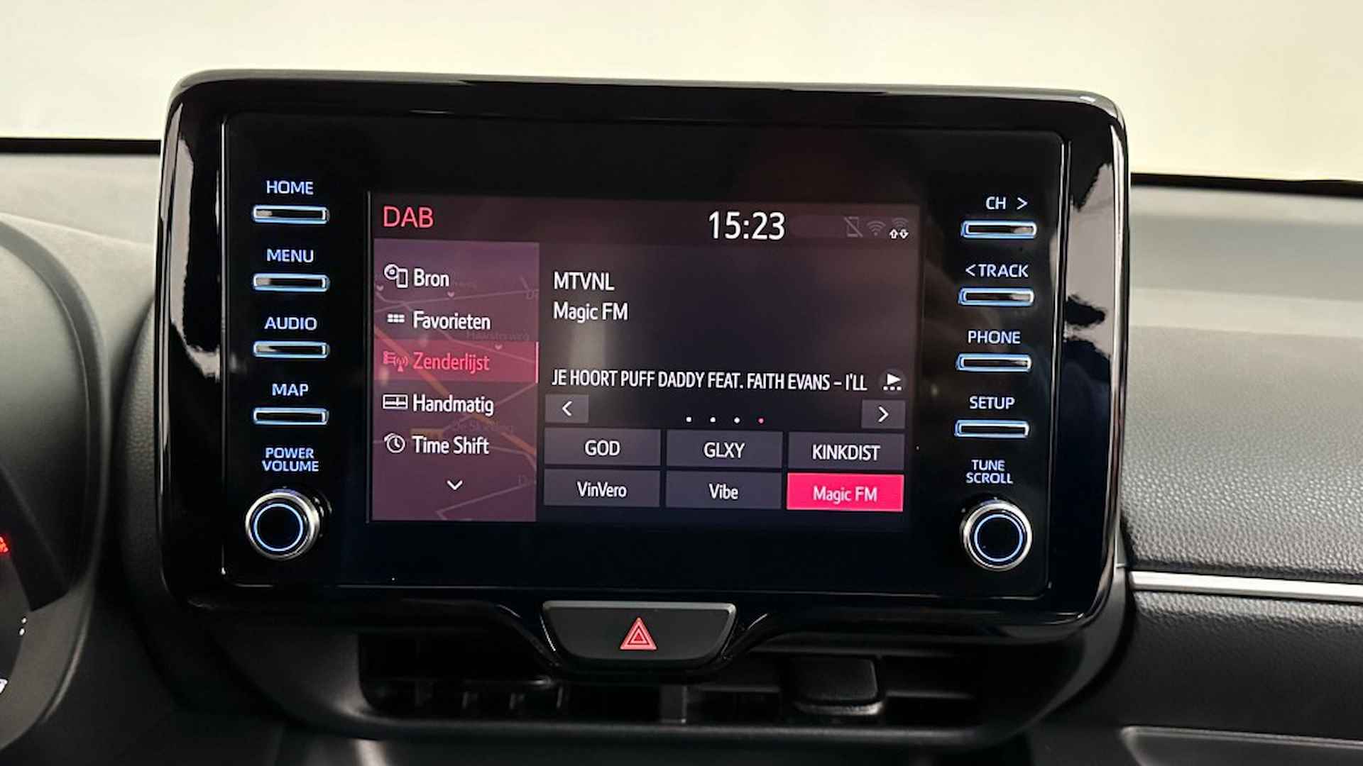 TOYOTA Yaris 1.5 HYBRID ACTIVE CAMERA NAVI - 21/45