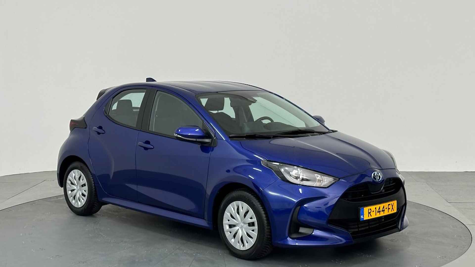 TOYOTA Yaris 1.5 HYBRID ACTIVE CAMERA NAVI - 39/45