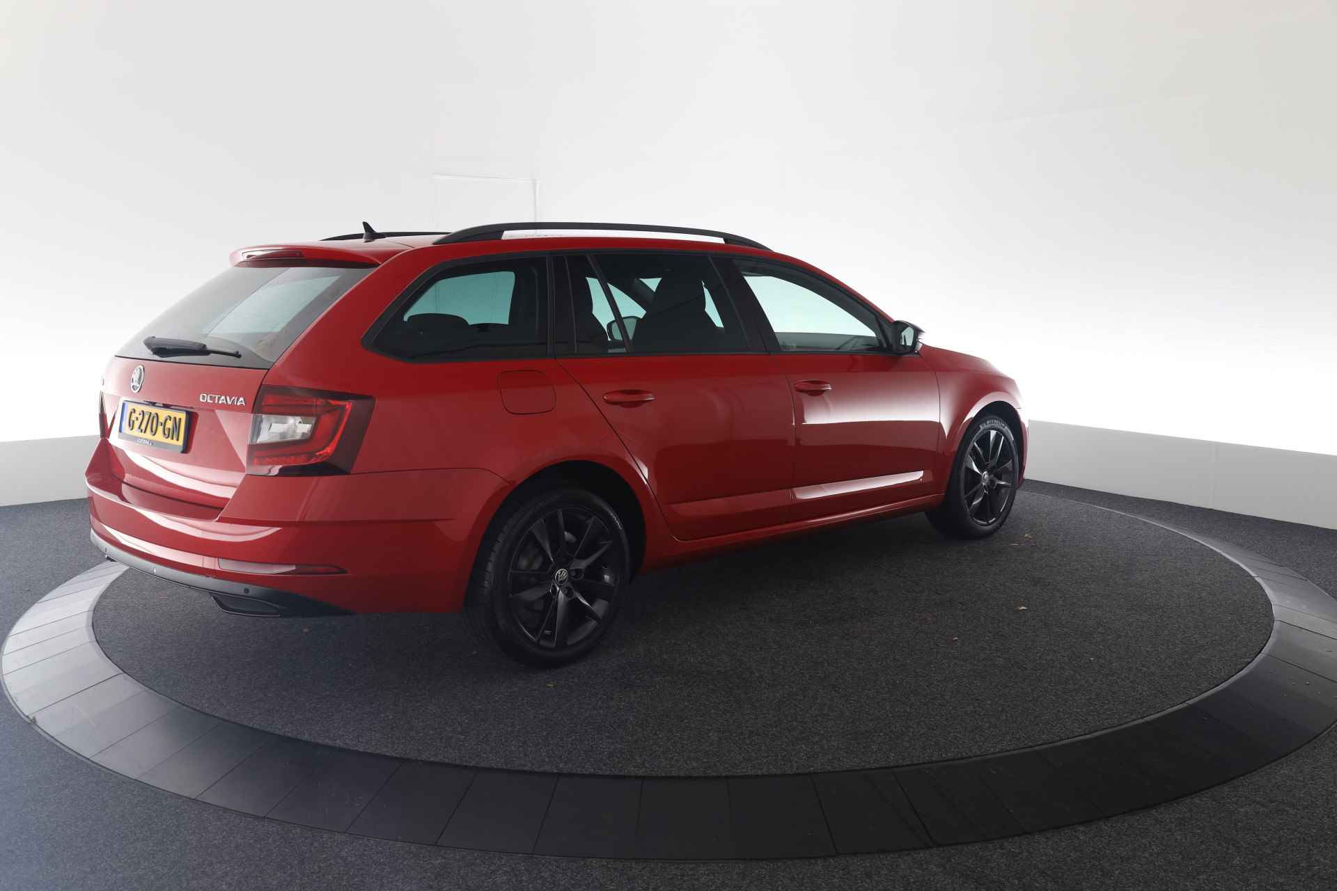 Škoda Octavia Combi 1.0 TSI Greentech Sport Business - 4/38