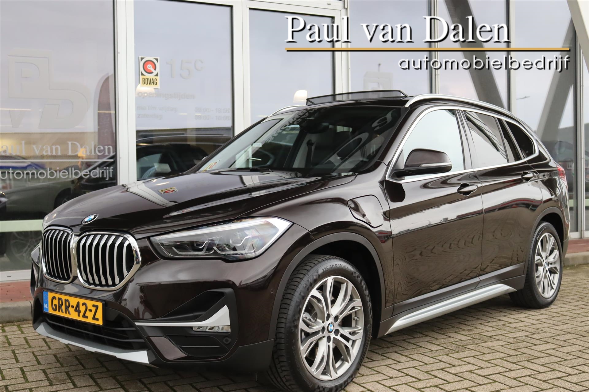 BMW X1 (f48) XDRIVE25e 220PK AUTOMAAT EXEC. X-LINE Panodak | Navi | Keyless | Adapt.Cruise | Sfeerverl. | Camera | Memory | 18 Inch Lm | Led | Leer |