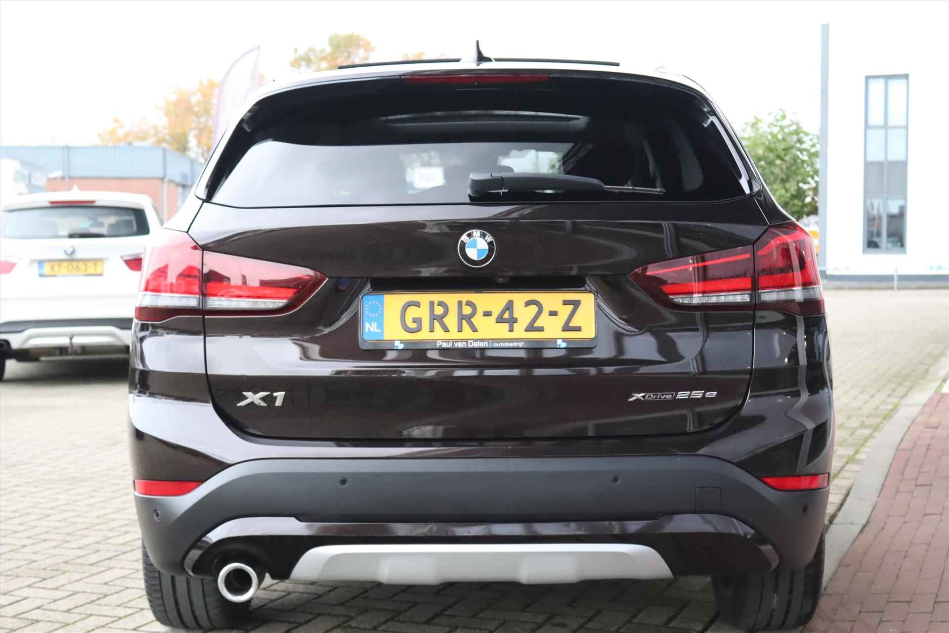 BMW X1 (f48) XDRIVE25e 220PK AUTOMAAT EXEC. X-LINE Panodak | Navi | Keyless | Adapt.Cruise | Sfeerverl. | Camera | Memory | 18 Inch Lm | Led | Leer | - 48/64