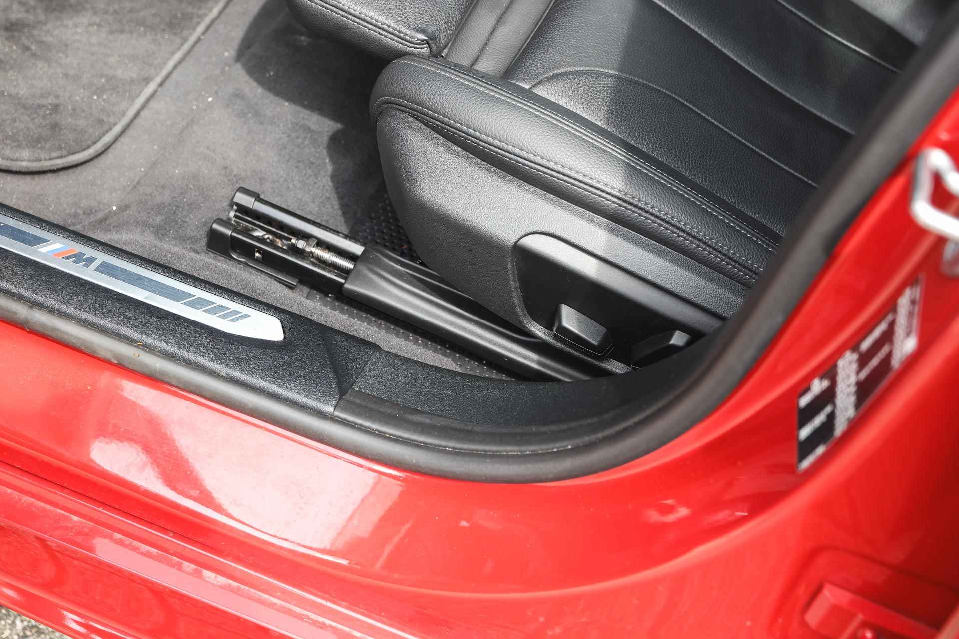 BMW 1-serie 120i High Executive M Sport Automaat / Panoramadak / Adaptieve LED / Sportstoelen / Head-Up / Comfort Access / Parking Assistant / Live Cockpit Professional - 14/38
