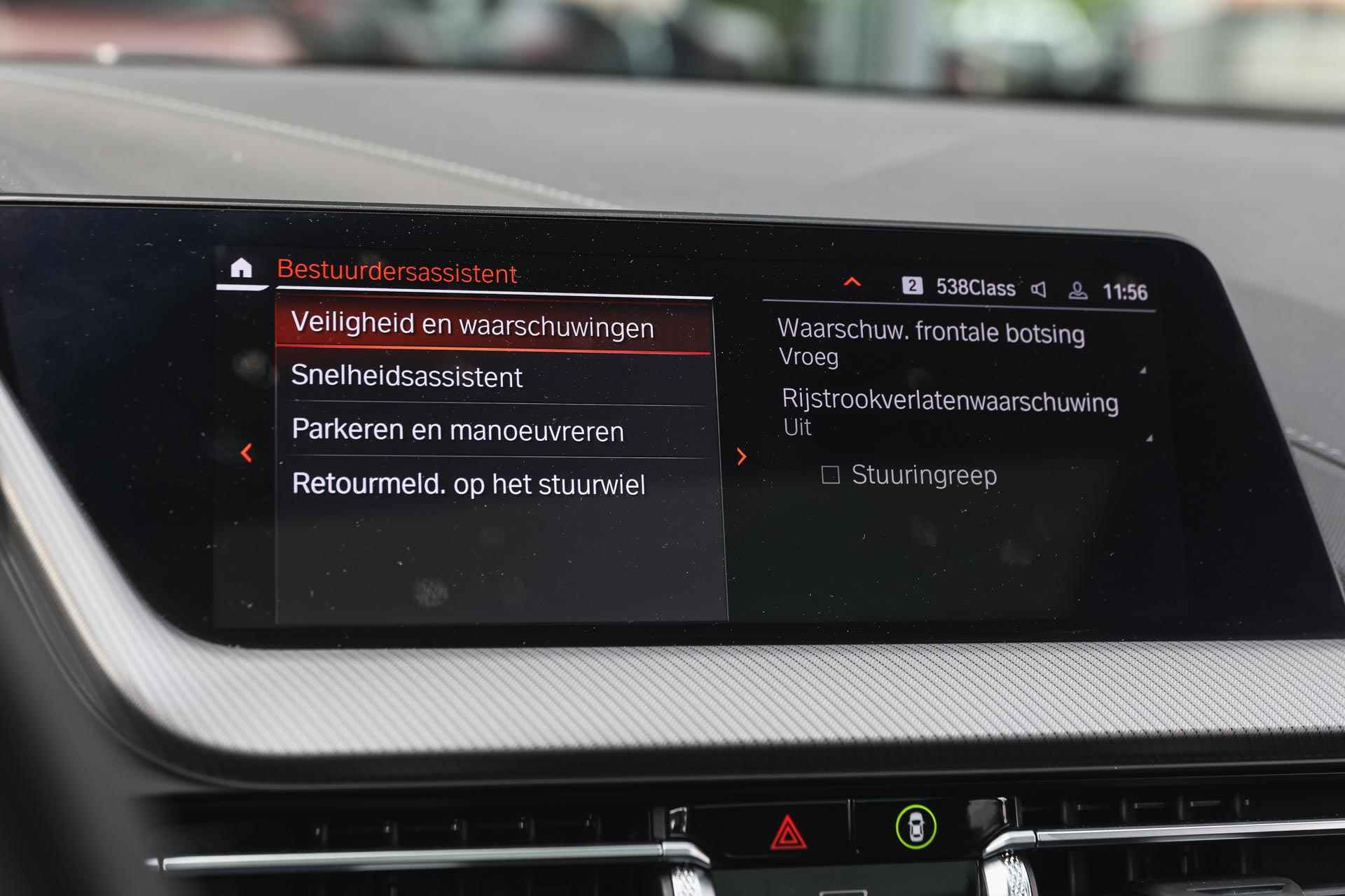 BMW 1-serie 120i High Executive M Sport Automaat / Panoramadak / Adaptieve LED / Sportstoelen / Head-Up / Comfort Access / Parking Assistant / Live Cockpit Professional - 24/38