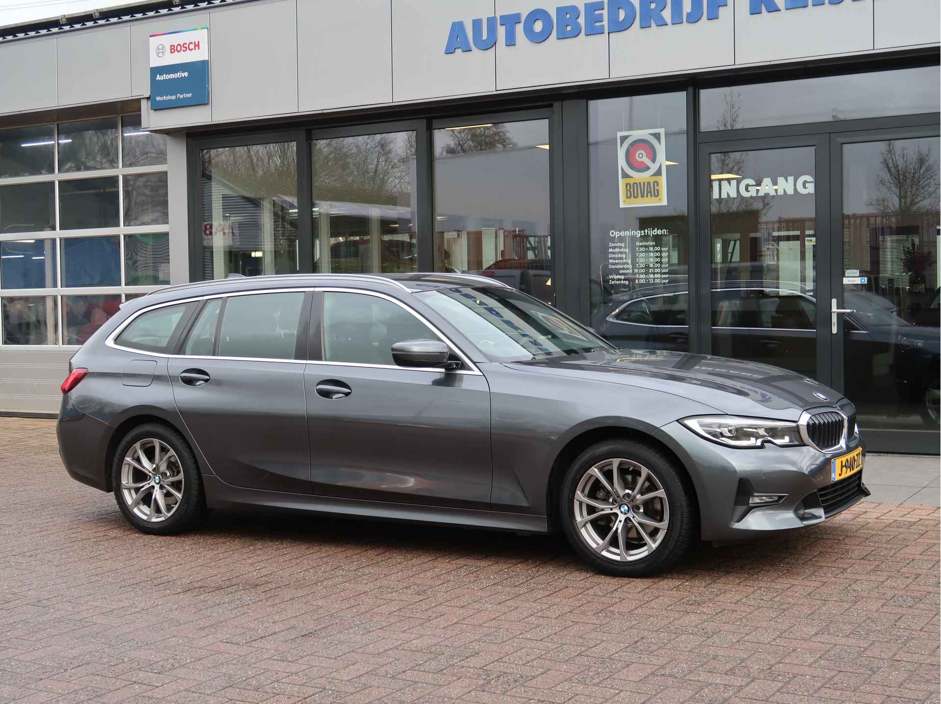 BMW 3 Serie Touring 318i High Executive | Stoel-Stuur Verw | Leder | Sportline | Digi Cockpit | - 2/28