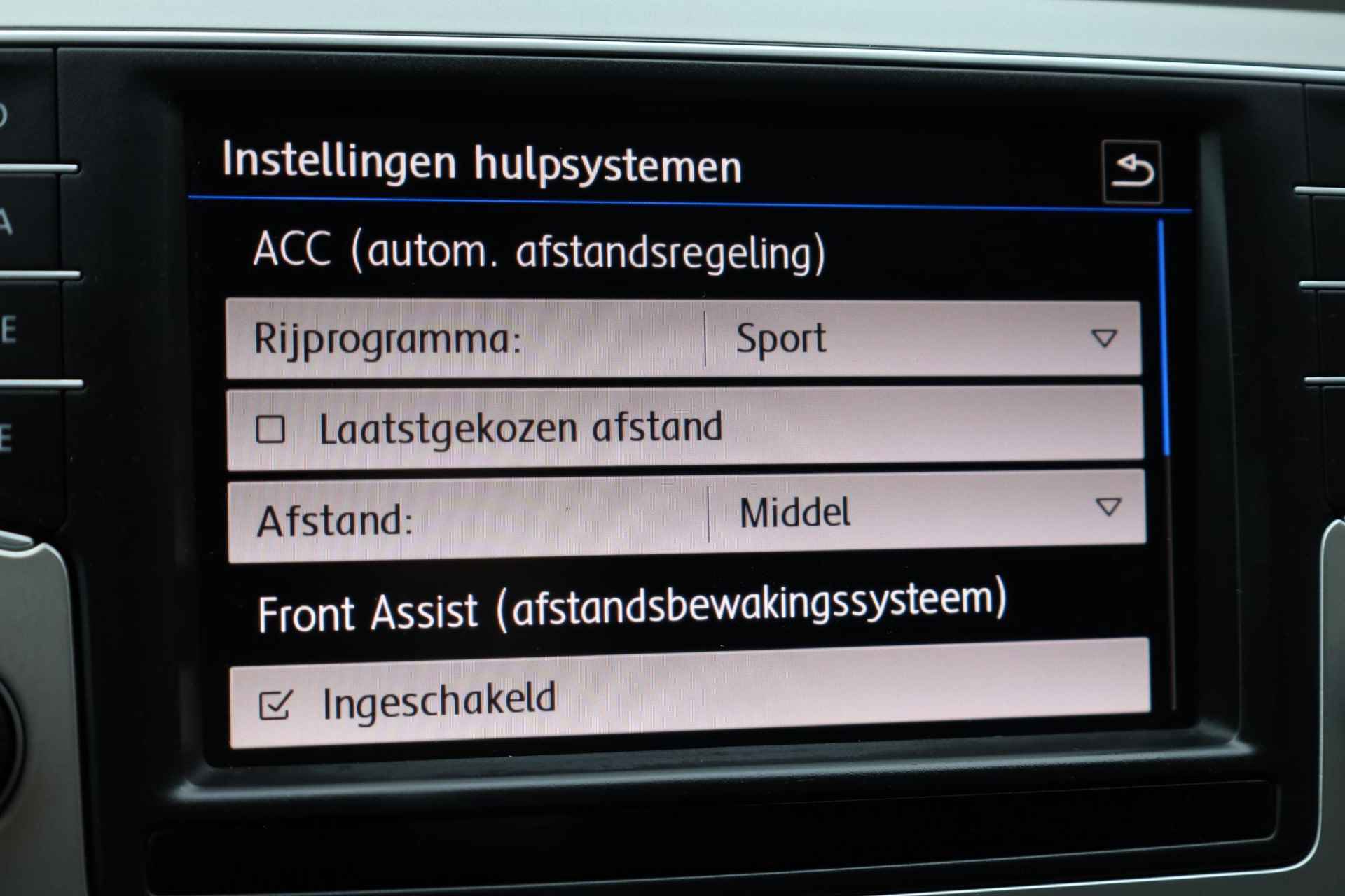 Volkswagen Passat 1.4 TSI ACT Connected Series Plus TREKHAAK 360-CAMERA STOELVERW. ACC 2xPDC NAVI LMV ERGO KEYLESS-START - 29/52