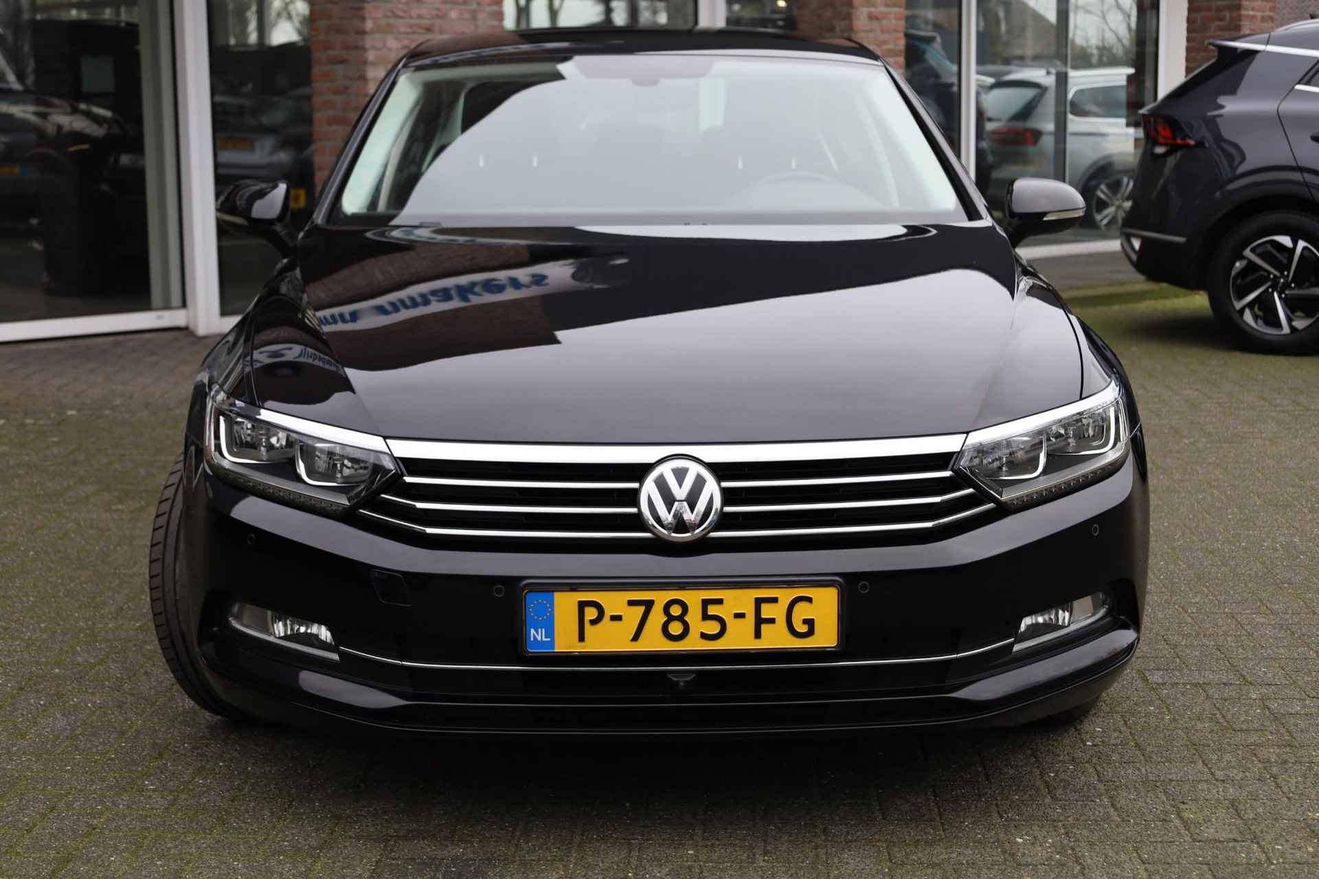 Volkswagen Passat 1.4 TSI ACT Connected Series Plus TREKHAAK 360-CAMERA STOELVERW. ACC 2xPDC NAVI LMV ERGO KEYLESS-START - 51/52