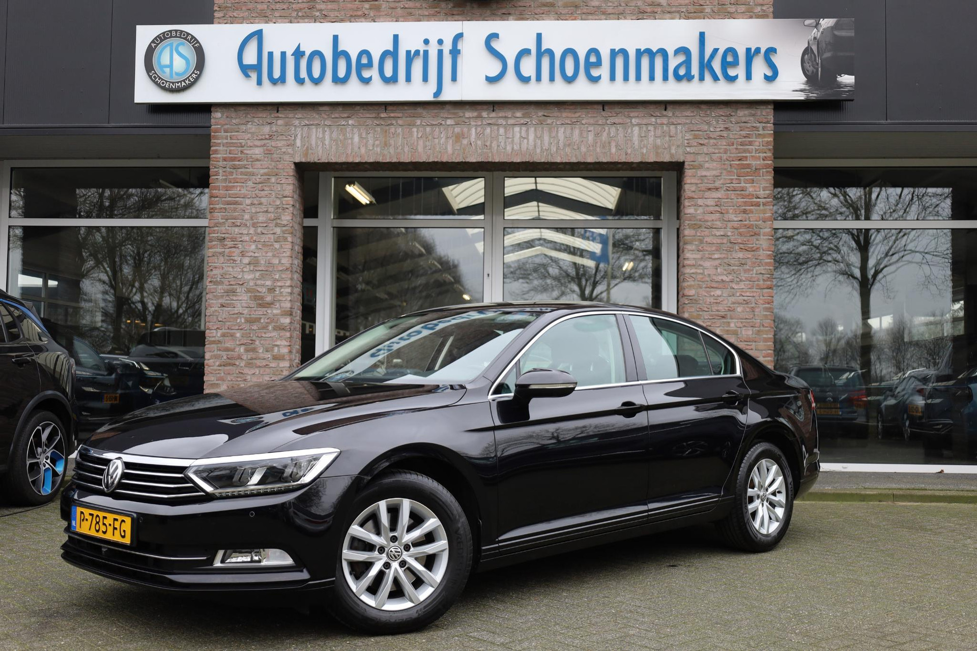 Volkswagen Passat 1.4 TSI ACT Connected Series Plus TREKHAAK 360-CAMERA STOELVERW. ACC 2xPDC NAVI LMV ERGO KEYLESS-START