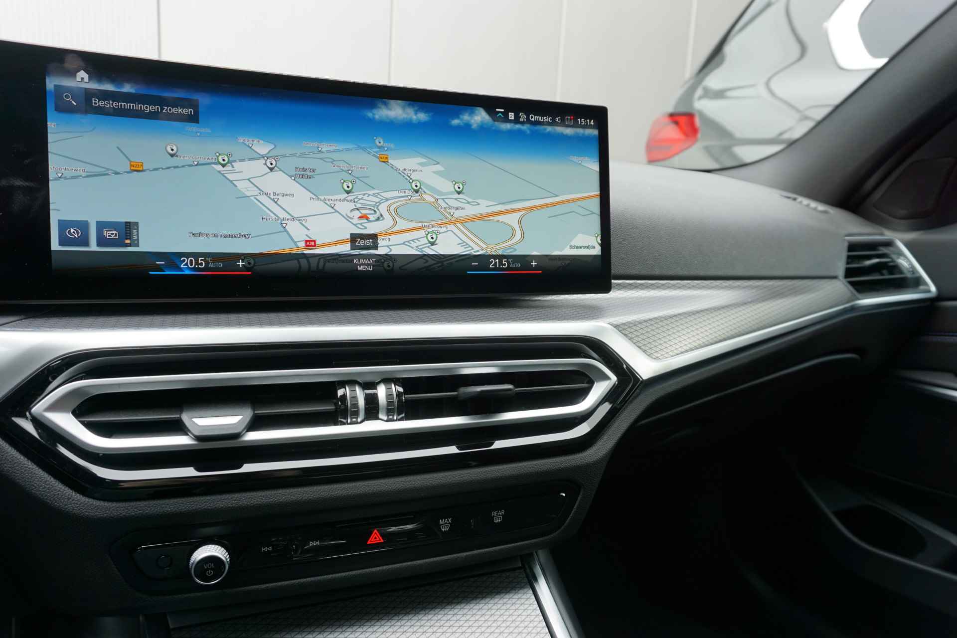 BMW 3 Serie Sedan 330e xDrive Aut. M Sportpakket / Innovation Pack / Driving Assistant / Achteruitrijcamera / HIFI / 19'' LMV - 11/32