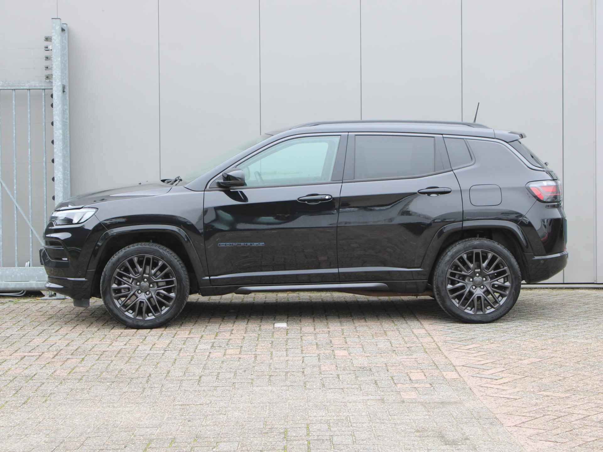 Jeep Compass 4xe 240 Plug-in Hybrid Electric S | Navi / Leder / Camera - 12/25