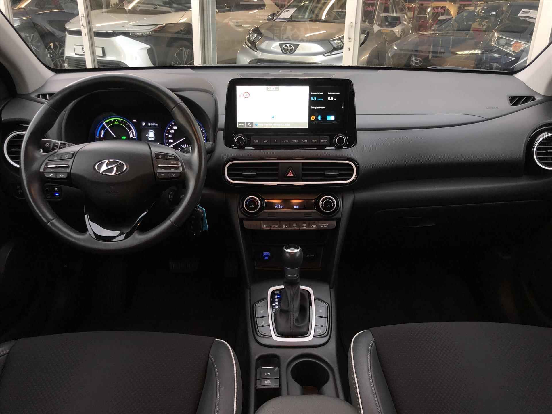 Hyundai Kona 1.6 GDI HEV Fashion | Trekhaak, Half leer, Stoel + Stuurverwarming, Navigatie, Carplay, Privacy Glass, Weinig KM,1.300KG Trekgewicht - 12/39