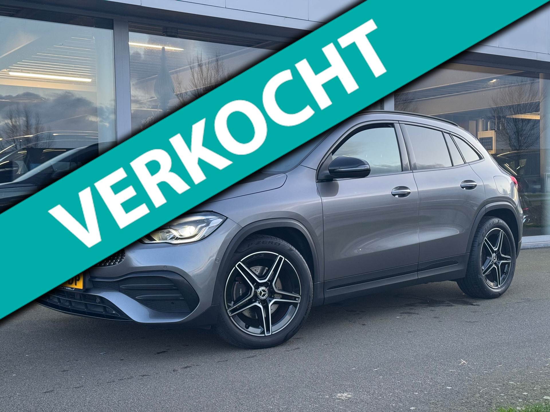 Mercedes-Benz GLA-klasse 200 AMG Line Night- pakket Automaat , sfeer verlichting , achteruitrijcamera