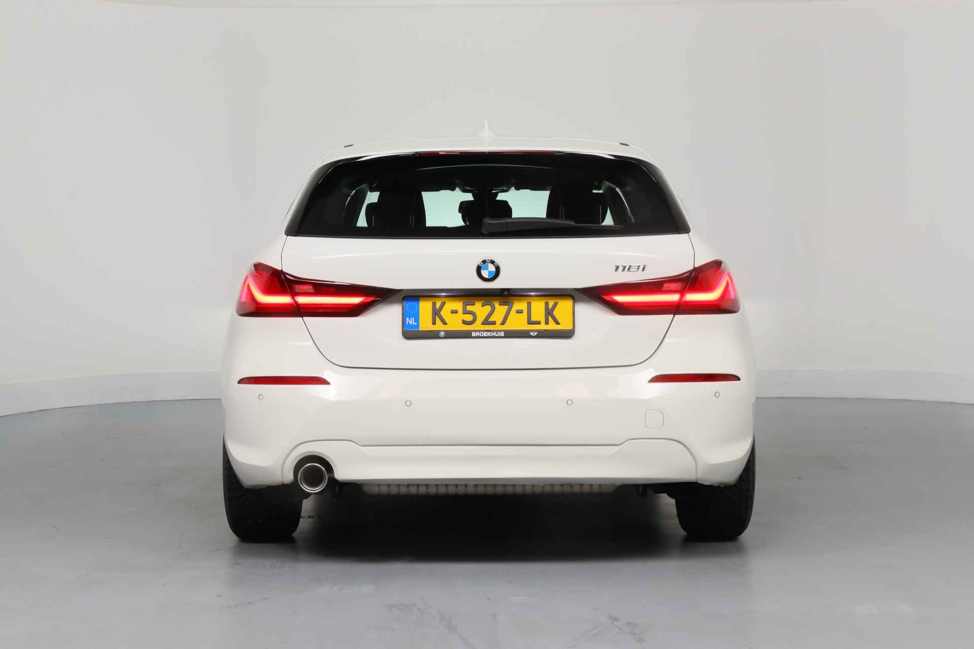 BMW 1 Serie 118i Executive Edition | Automaat | 1e Eigenaar | Dealer Onderhouden | Led | Live Cockpit Pro | Camera | Parkeersensoren | Clima - 4/38