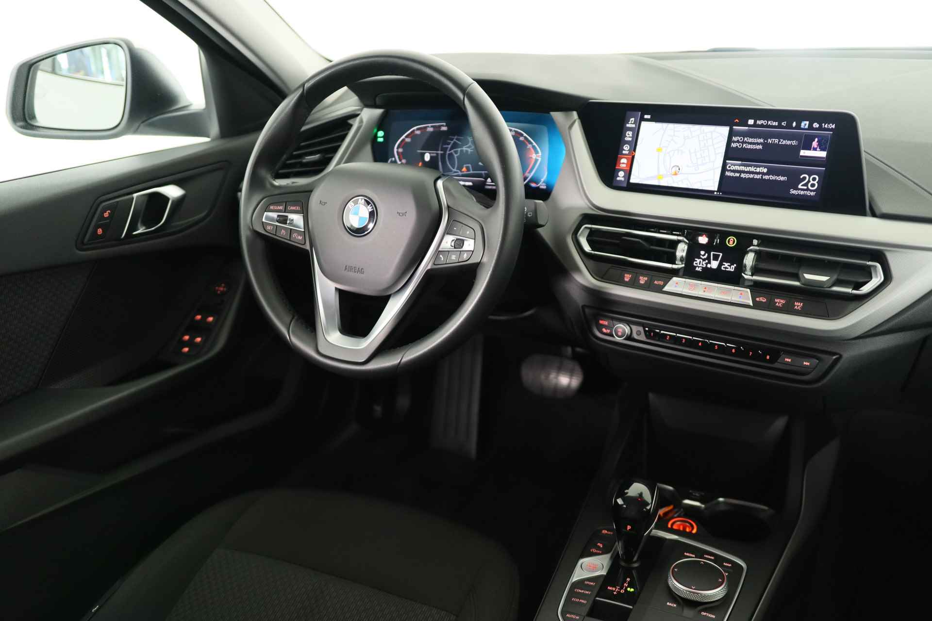 BMW 1 Serie 118i Executive Edition | Automaat | 1e Eigenaar | Dealer Onderhouden | Led | Live Cockpit Pro | Camera | Parkeersensoren | Clima - 27/38