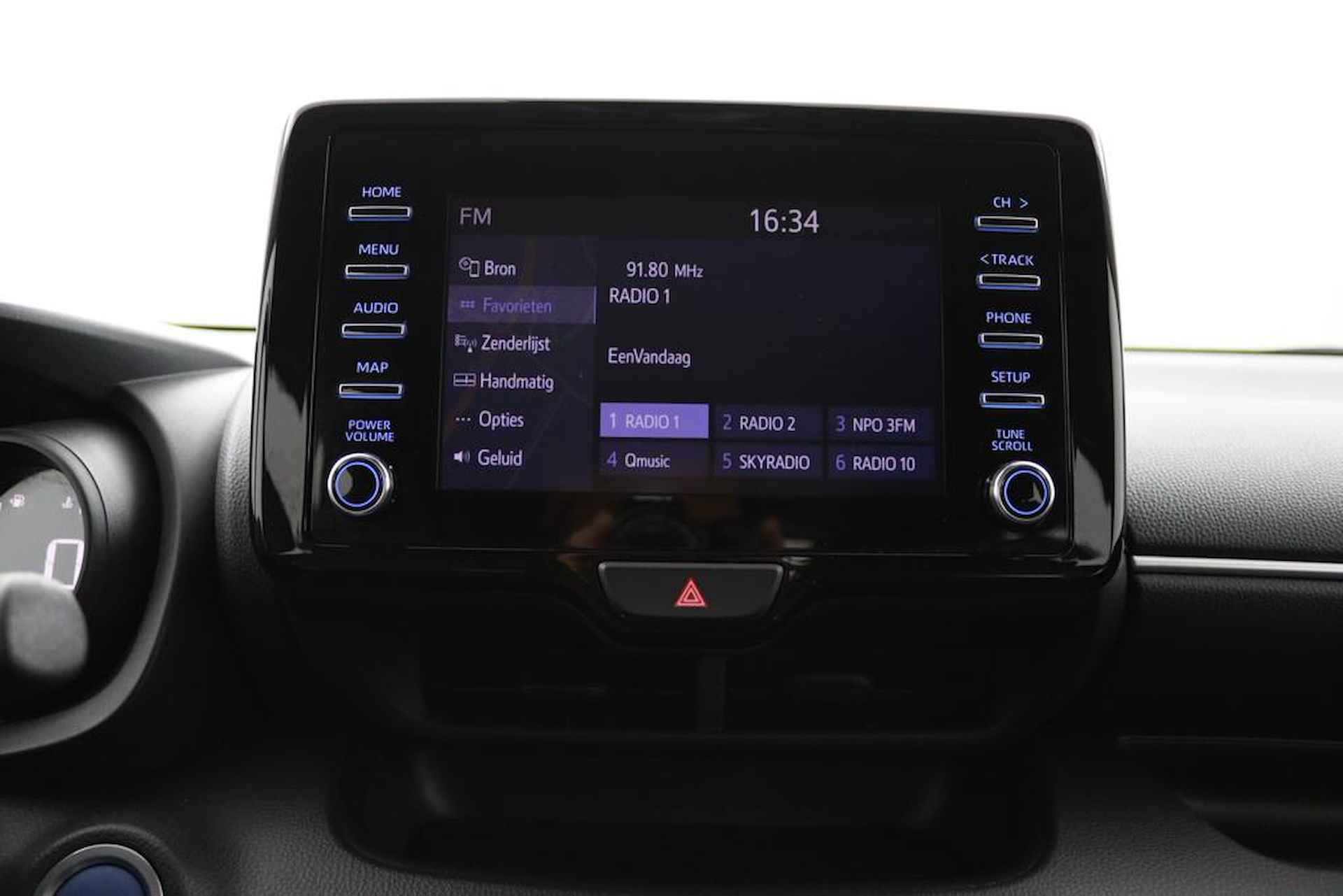 Toyota Yaris 1.5 Hybrid Dynamic | Navigatie | Apple Carplay | Android Auto | Keyless Entry | Led Verlichting | - 16/46